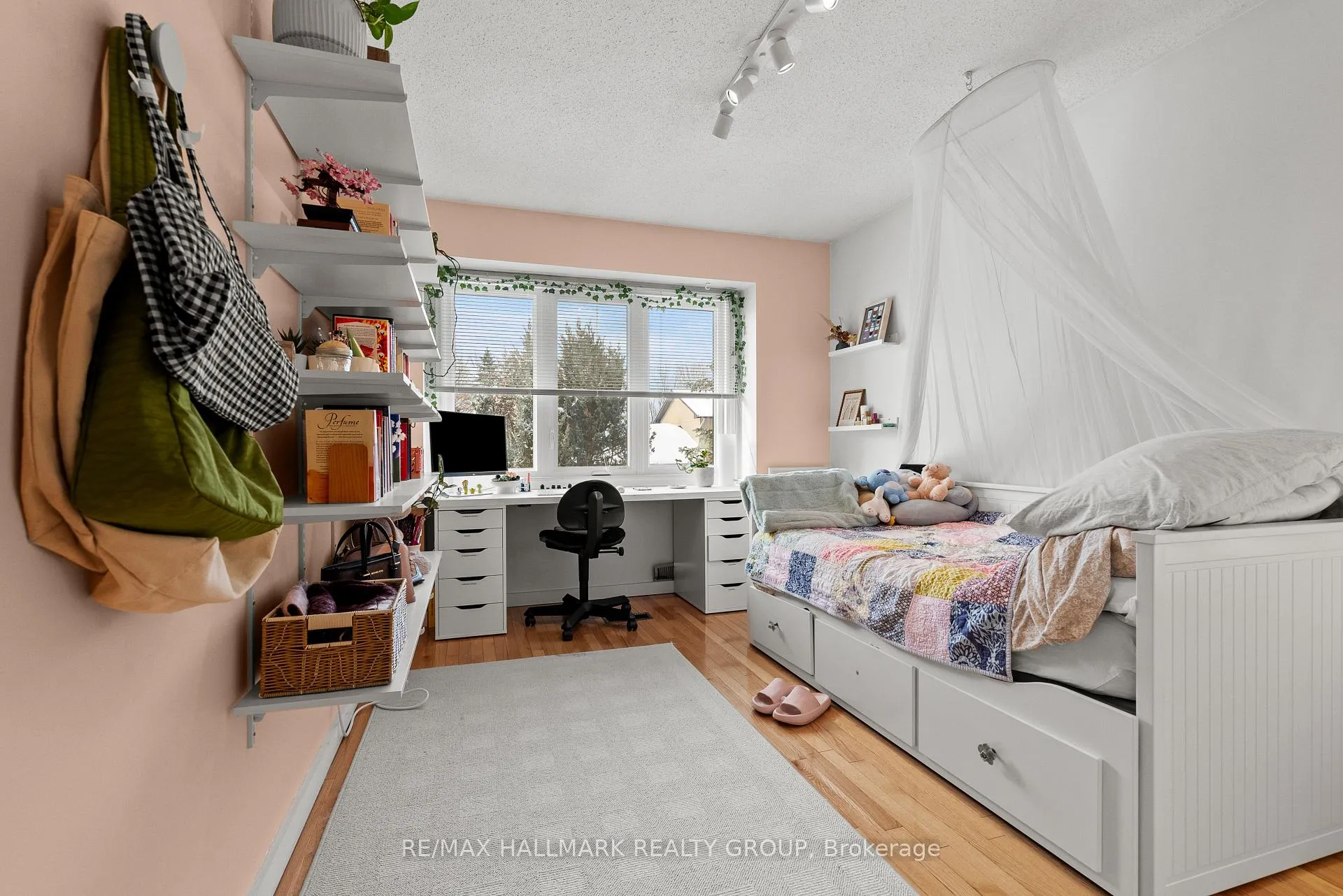 Photo 22 of 34 Nanook Crescent, Ottawa, Kanata - Katimavik — HOMEH