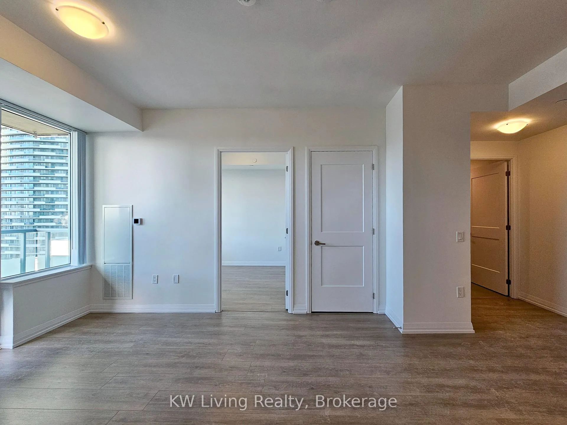 Photo 9 of Unit 2201, 25 Holly Street, Toronto, Mount Pleasant West — HOMEH