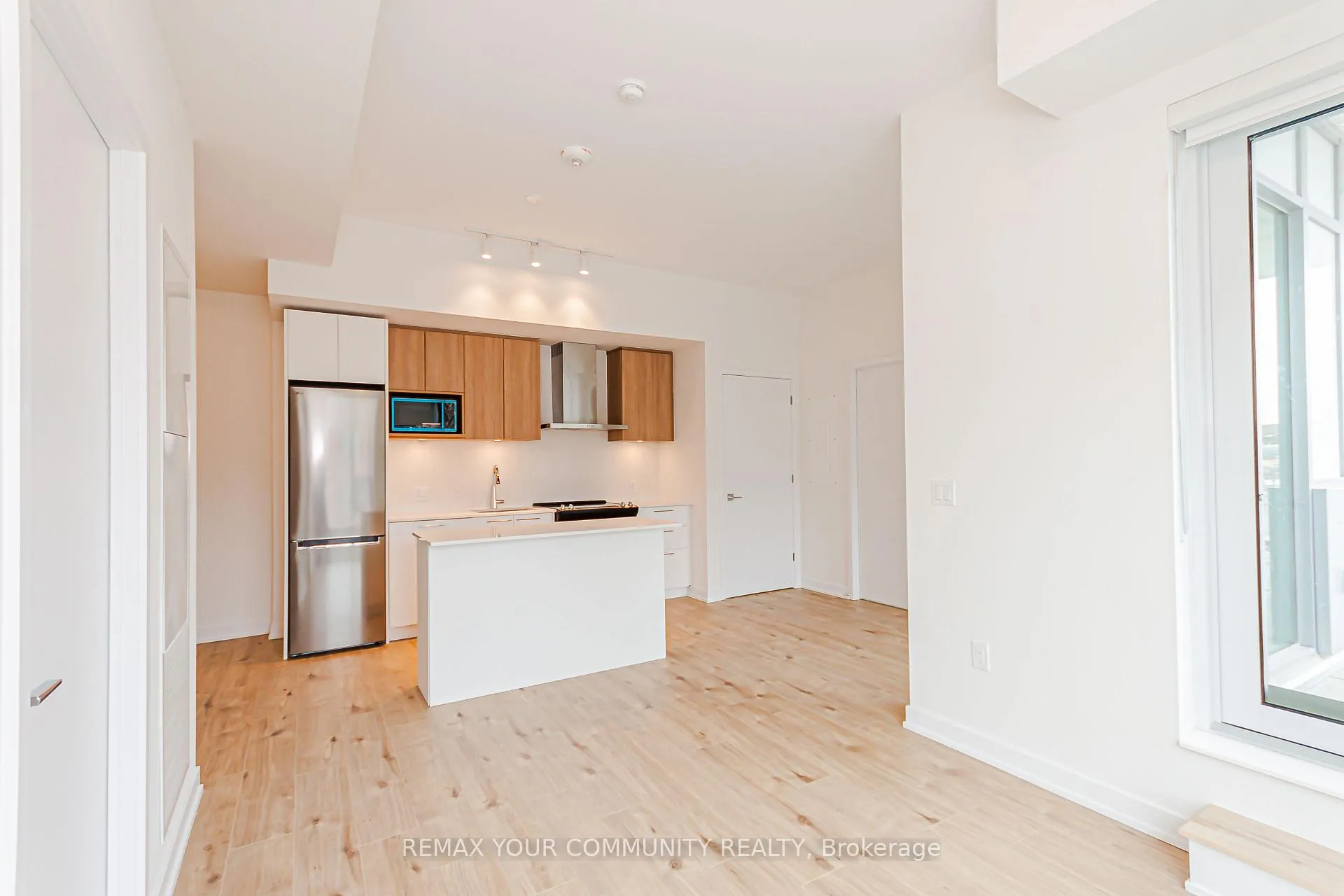 Photo 8 of Unit 208, 500 Plains Road E, Burlington, LaSalle — HOMEH
