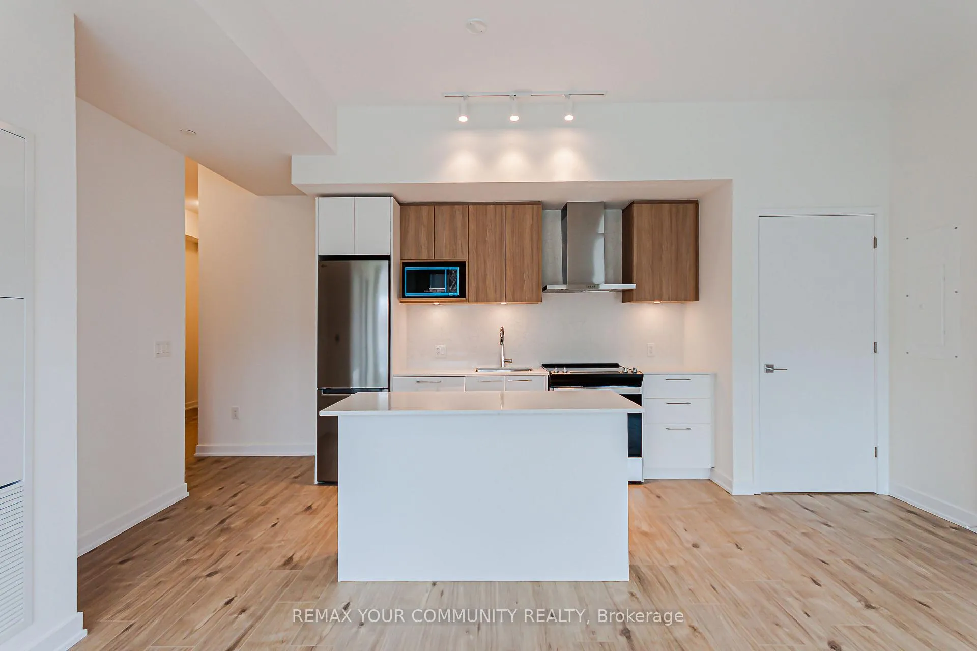 Photo 9 of Unit 208, 500 Plains Road E, Burlington, LaSalle — HOMEH