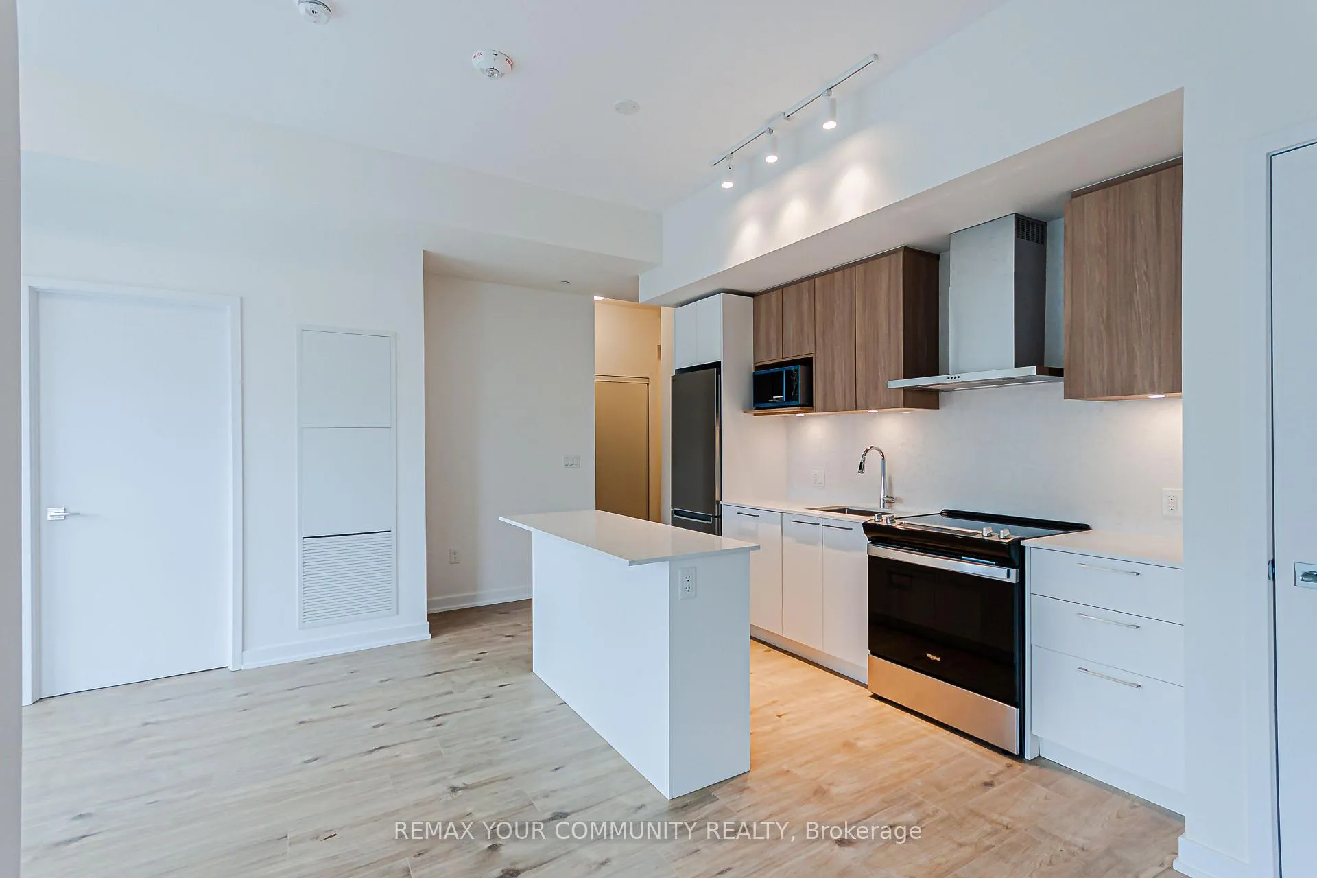 Photo 11 of Unit 208, 500 Plains Road E, Burlington, LaSalle — HOMEH
