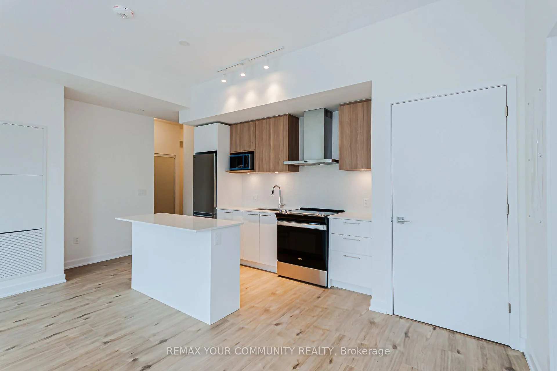 Photo 12 of Unit 208, 500 Plains Road E, Burlington, LaSalle — HOMEH