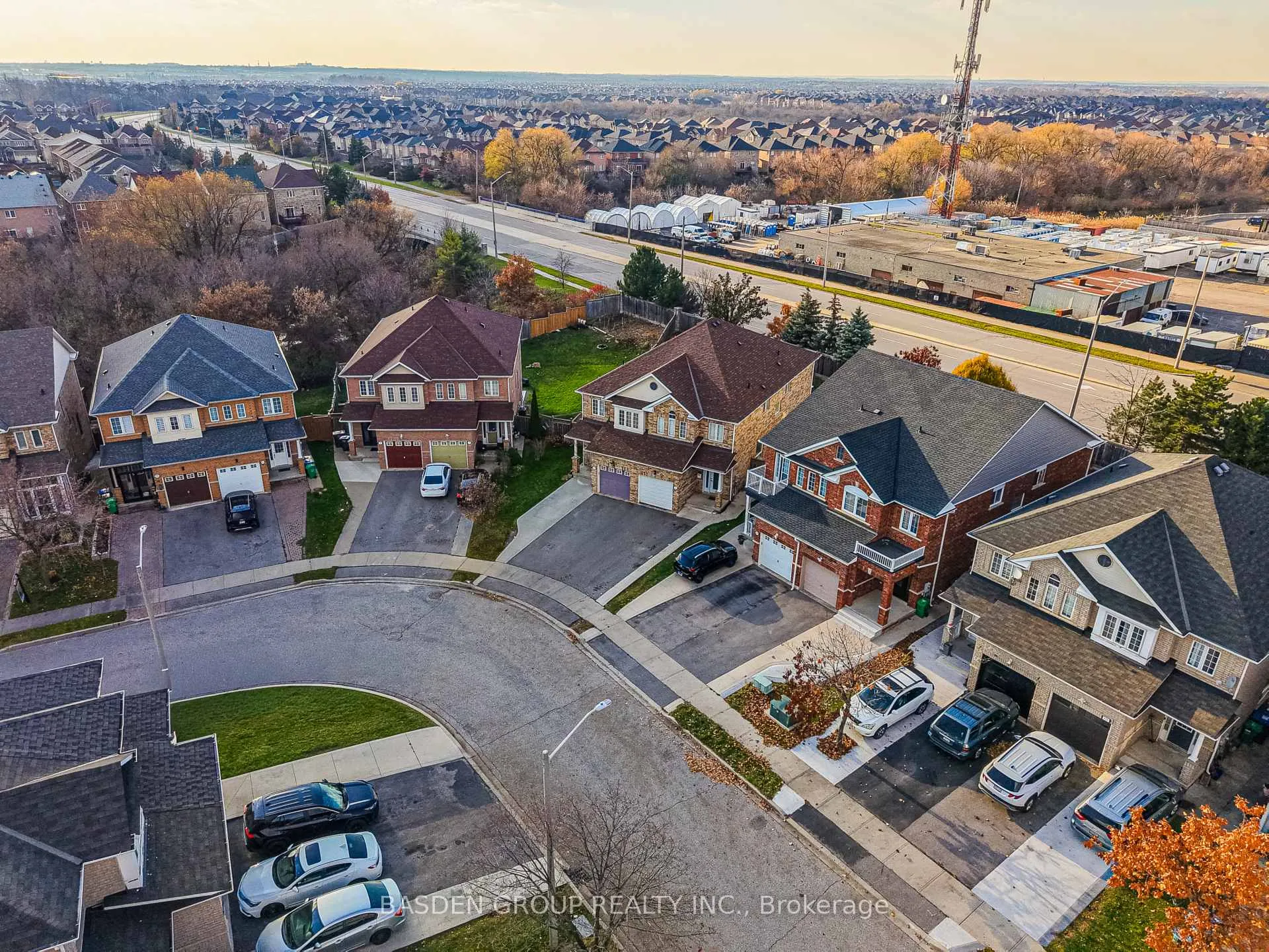 Photo 2 of 101 Eastview Gate, Brampton, Bram East — HOMEH