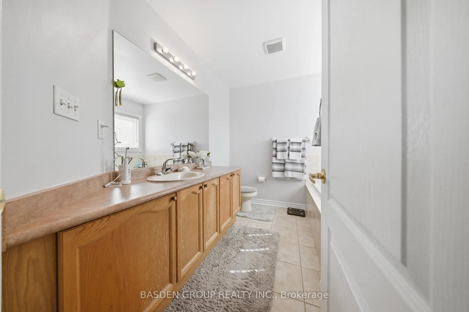 Photo 17 of 101 Eastview Gate, Brampton, Bram East — HOMEH