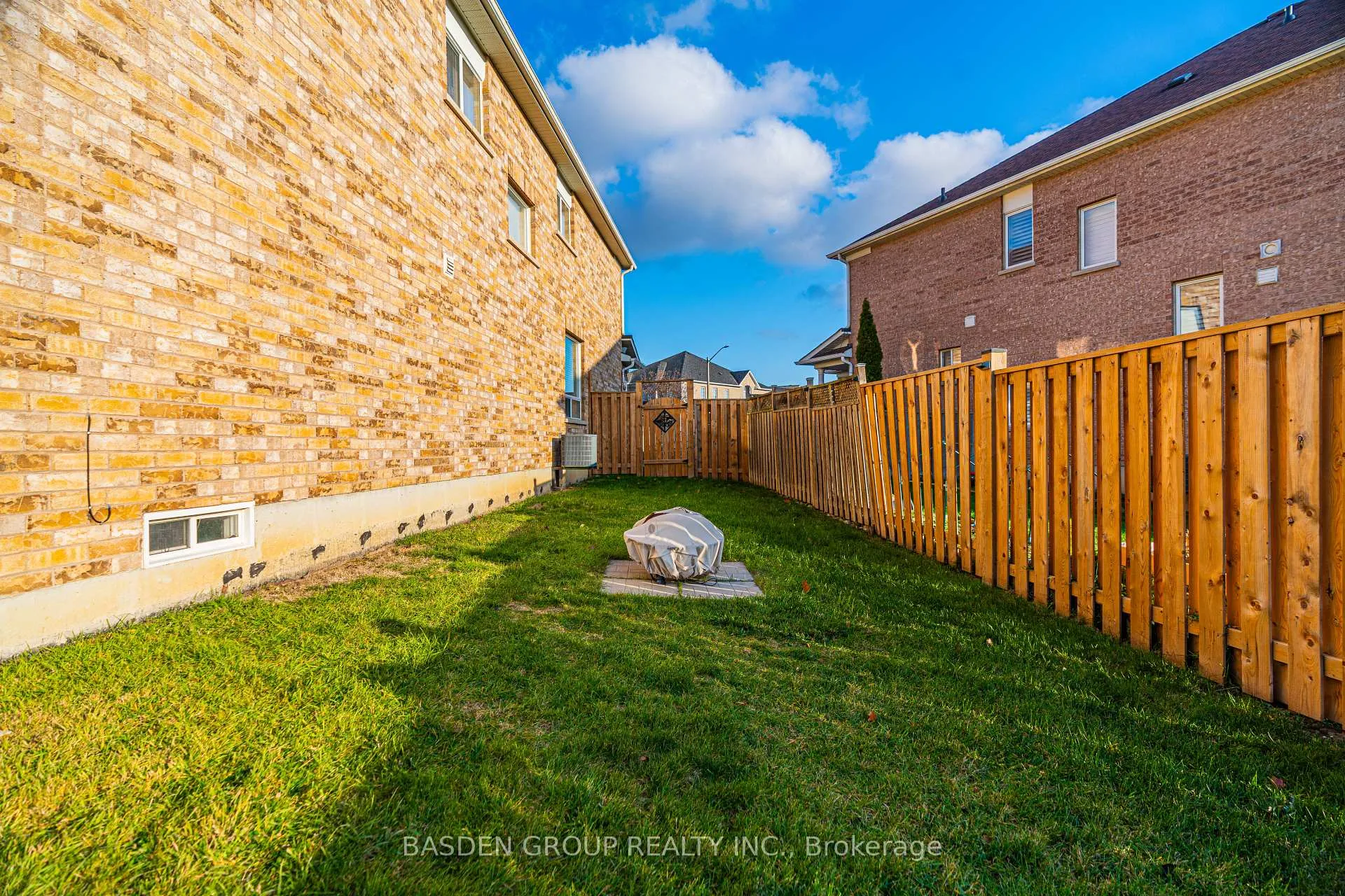 Photo 42 of 101 Eastview Gate, Brampton, Bram East — HOMEH