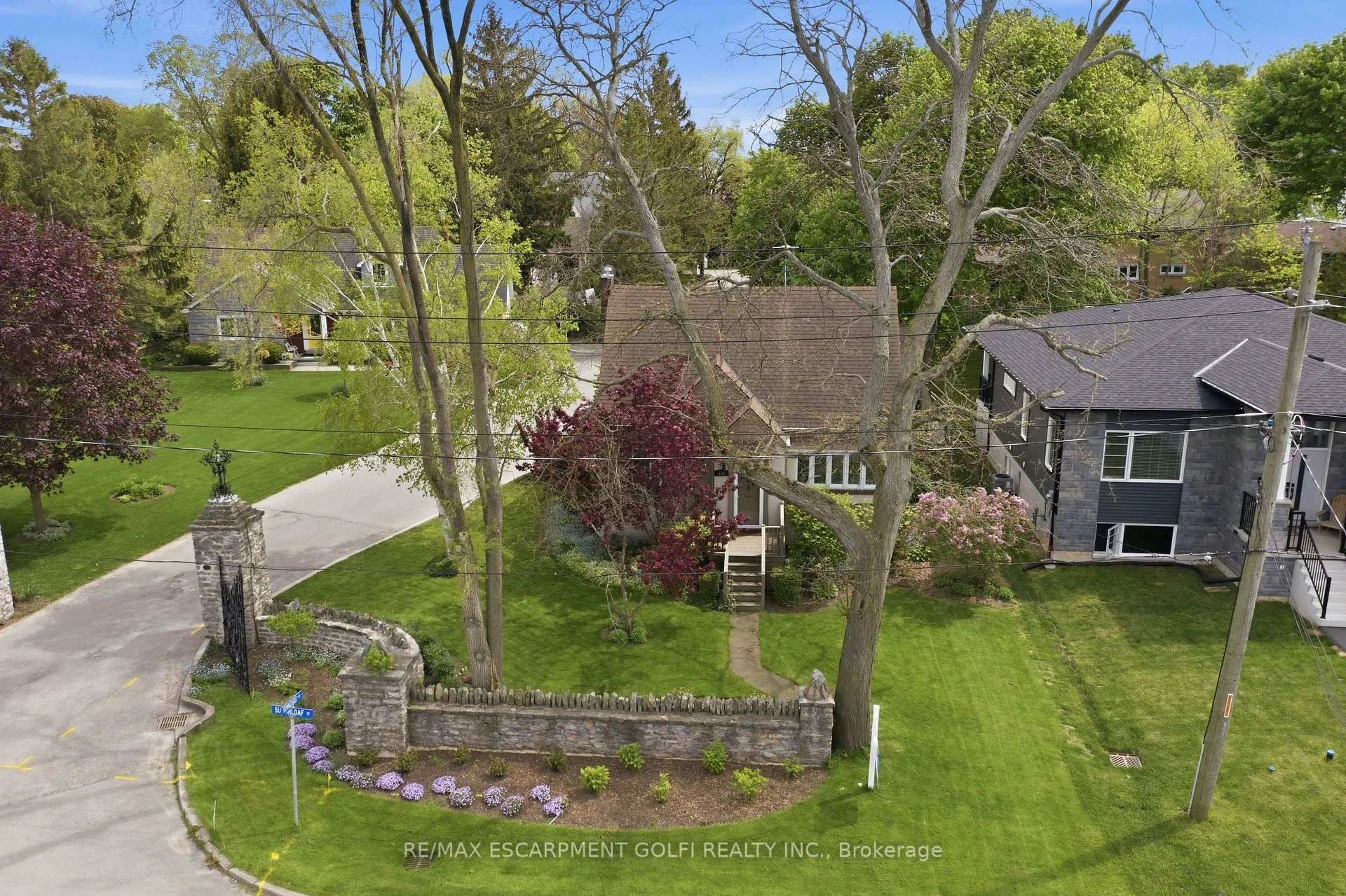 Front of 334 Sugarloaf Street