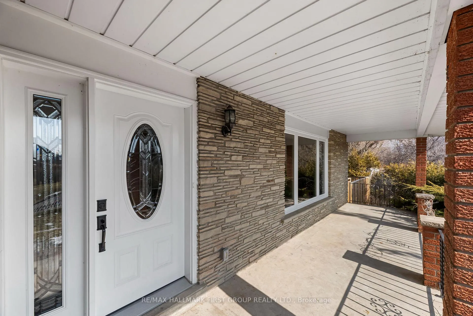 Photo 3 of 1456 Parkham Crescent, Pickering, Bay Ridges — HOMEH