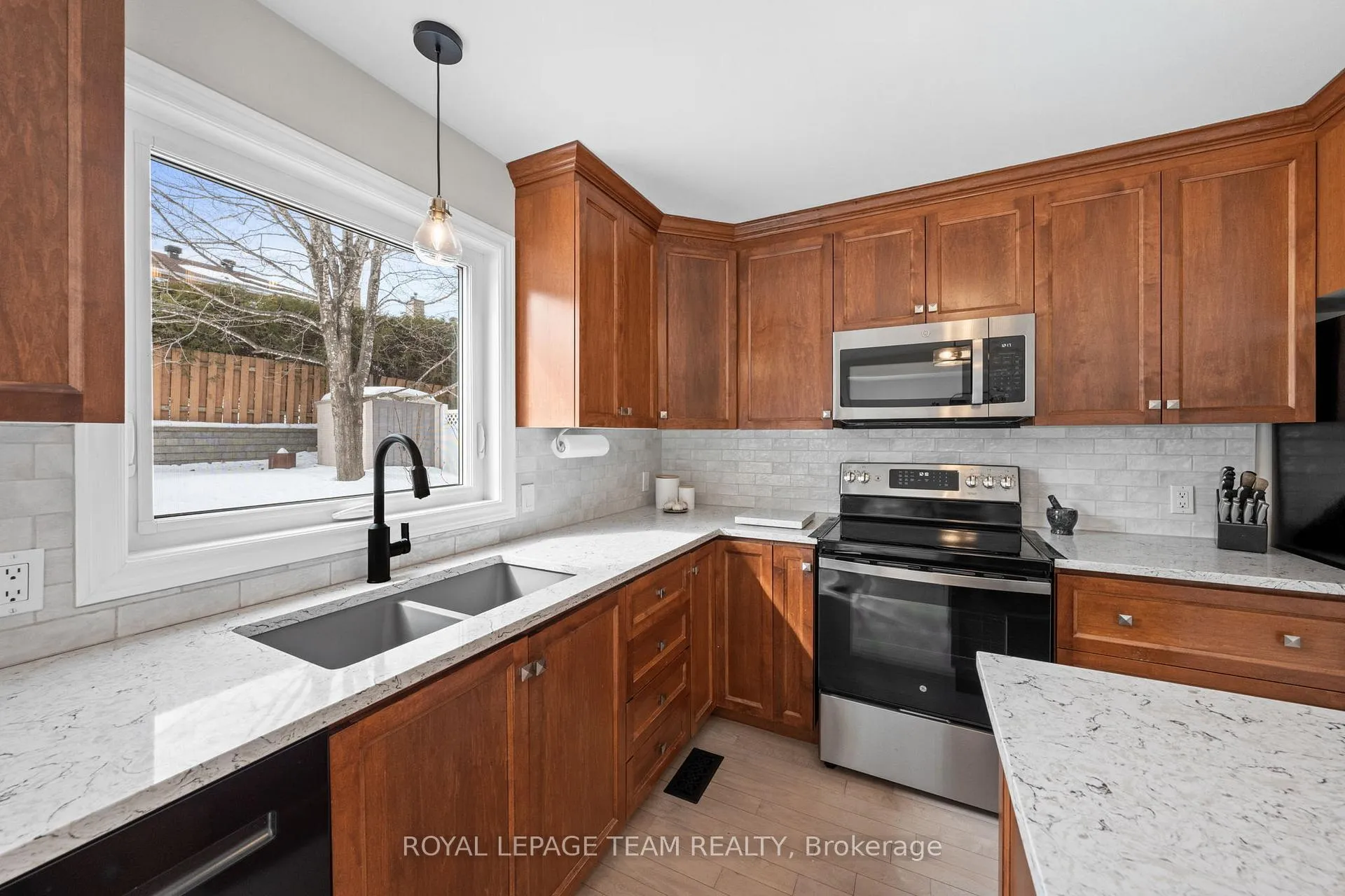 Photo 13 of 229 Walden Drive, Ottawa, Kanata - Kanata Lakes/Heritage Hills — HOMEH