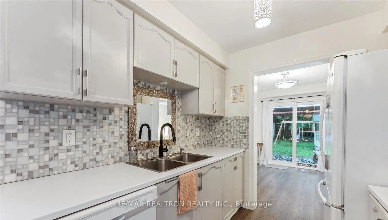 Photo 4 of 31 Natanya Boulevard, Georgina, Keswick North — HOMEH