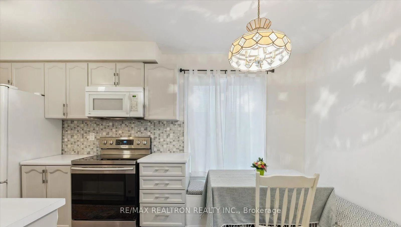 Photo 5 of 31 Natanya Boulevard, Georgina, Keswick North — HOMEH