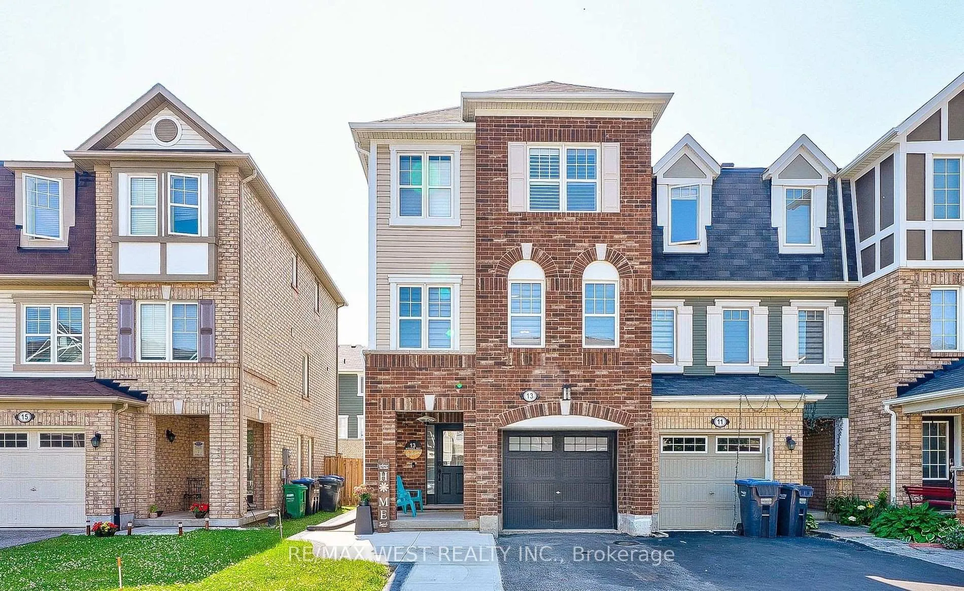 Photo 2 of 13 Midhope Way, Brampton, Fletcher's West — HOMEH