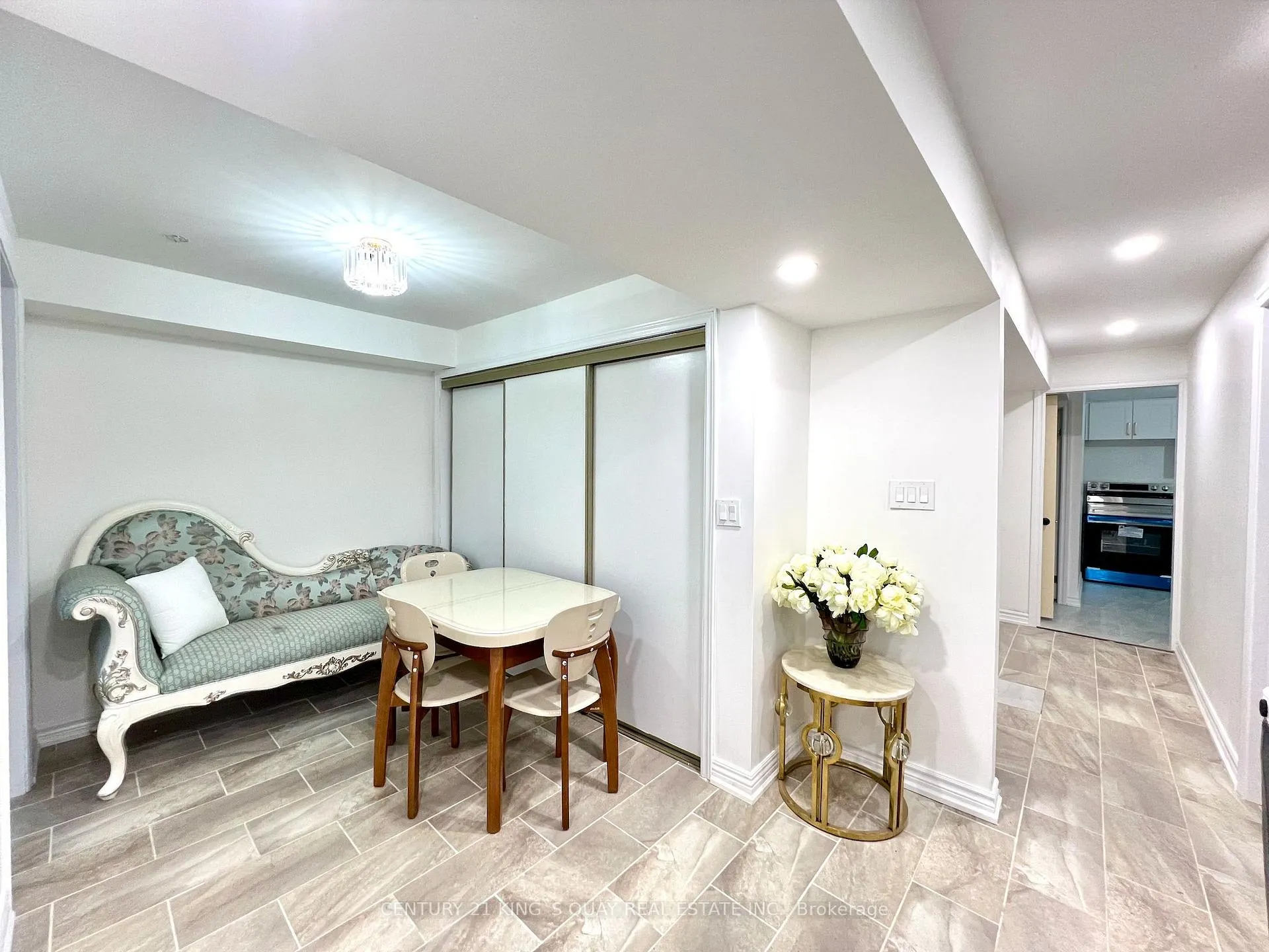 Photo 5 of Unit Lower W/O, 19 Pining Road, Markham, Aileen-Willowbrook — HOMEH