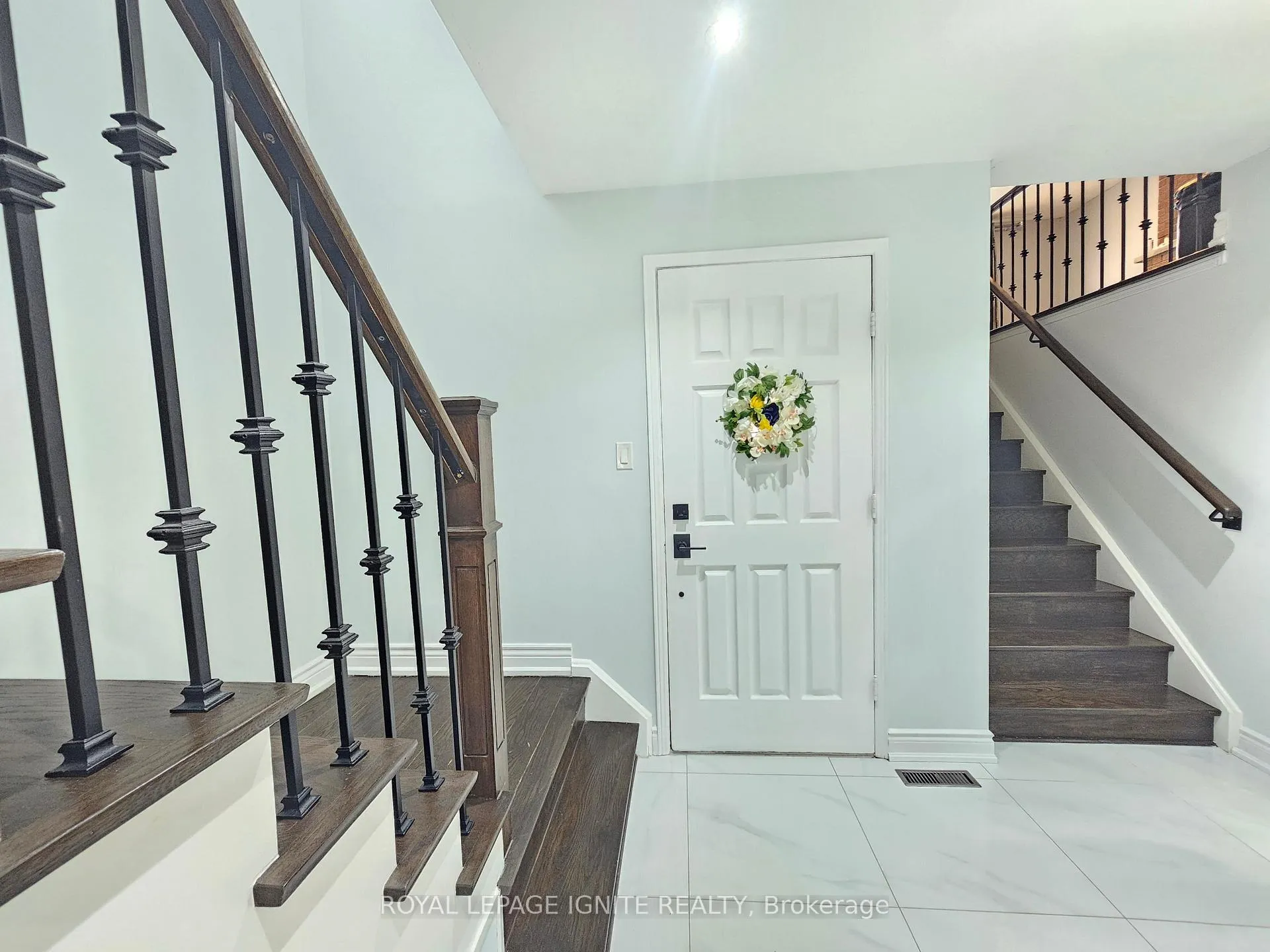 Photo 2 of 17 St Emilion Way, Etobicoke, West Humber-Clairville — HOMEH