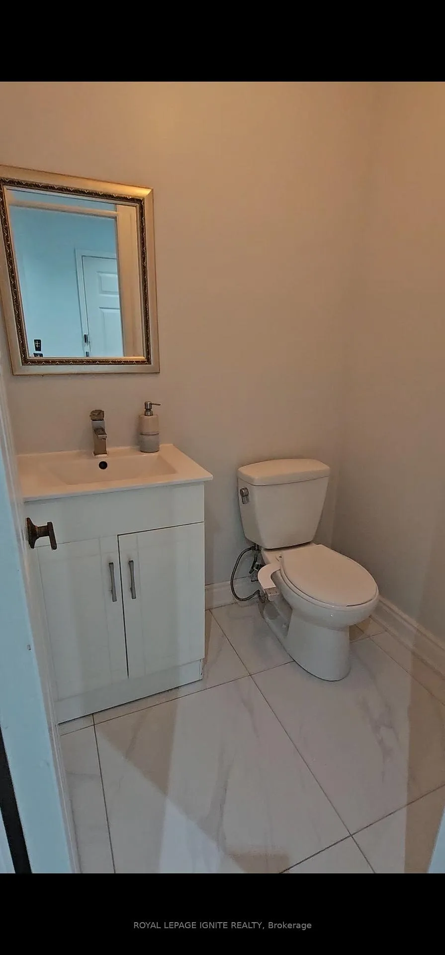 Photo 11 of 17 St Emilion Way, Etobicoke, West Humber-Clairville — HOMEH