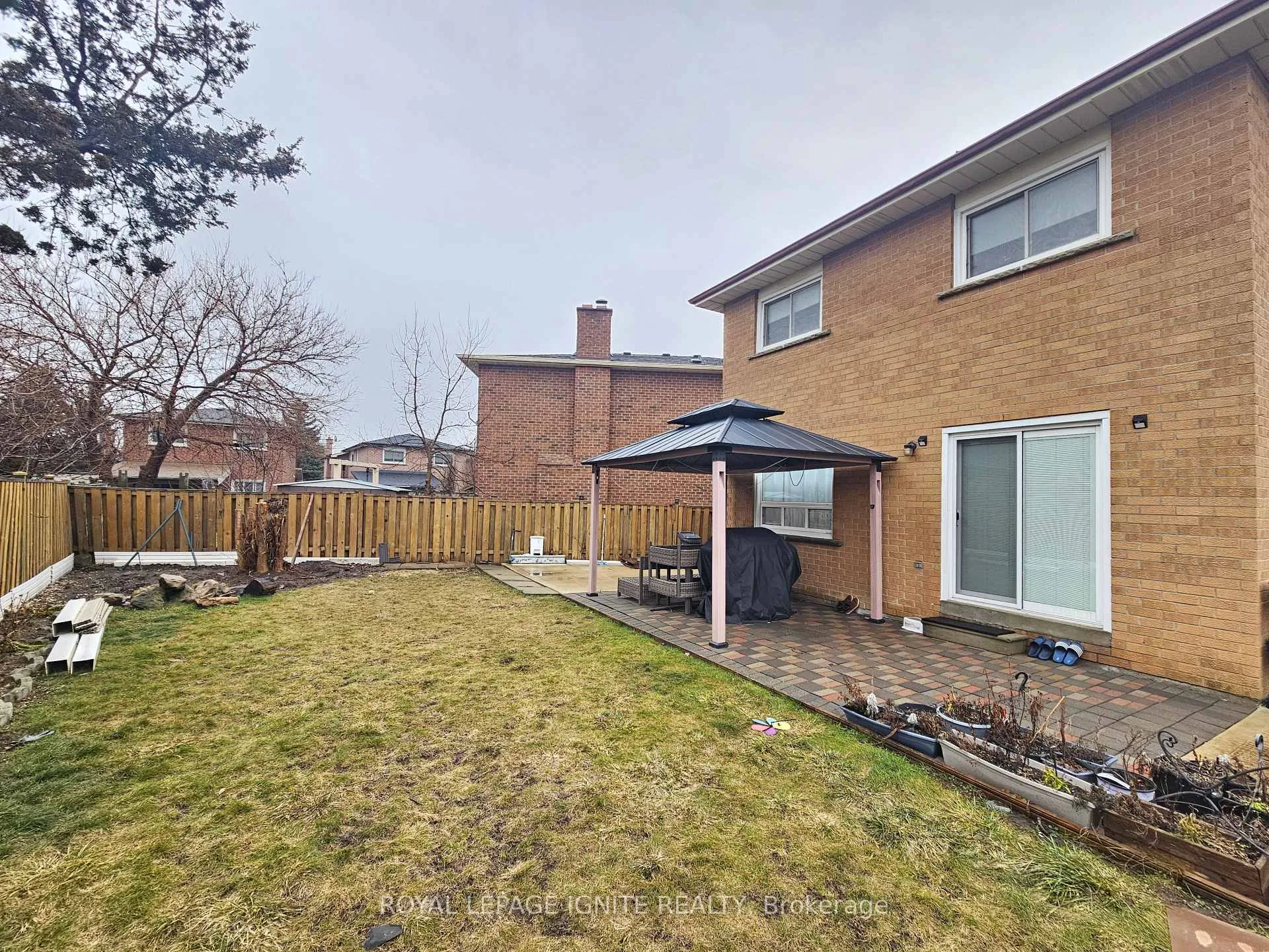 Photo 18 of 17 St Emilion Way, Etobicoke, West Humber-Clairville — HOMEH