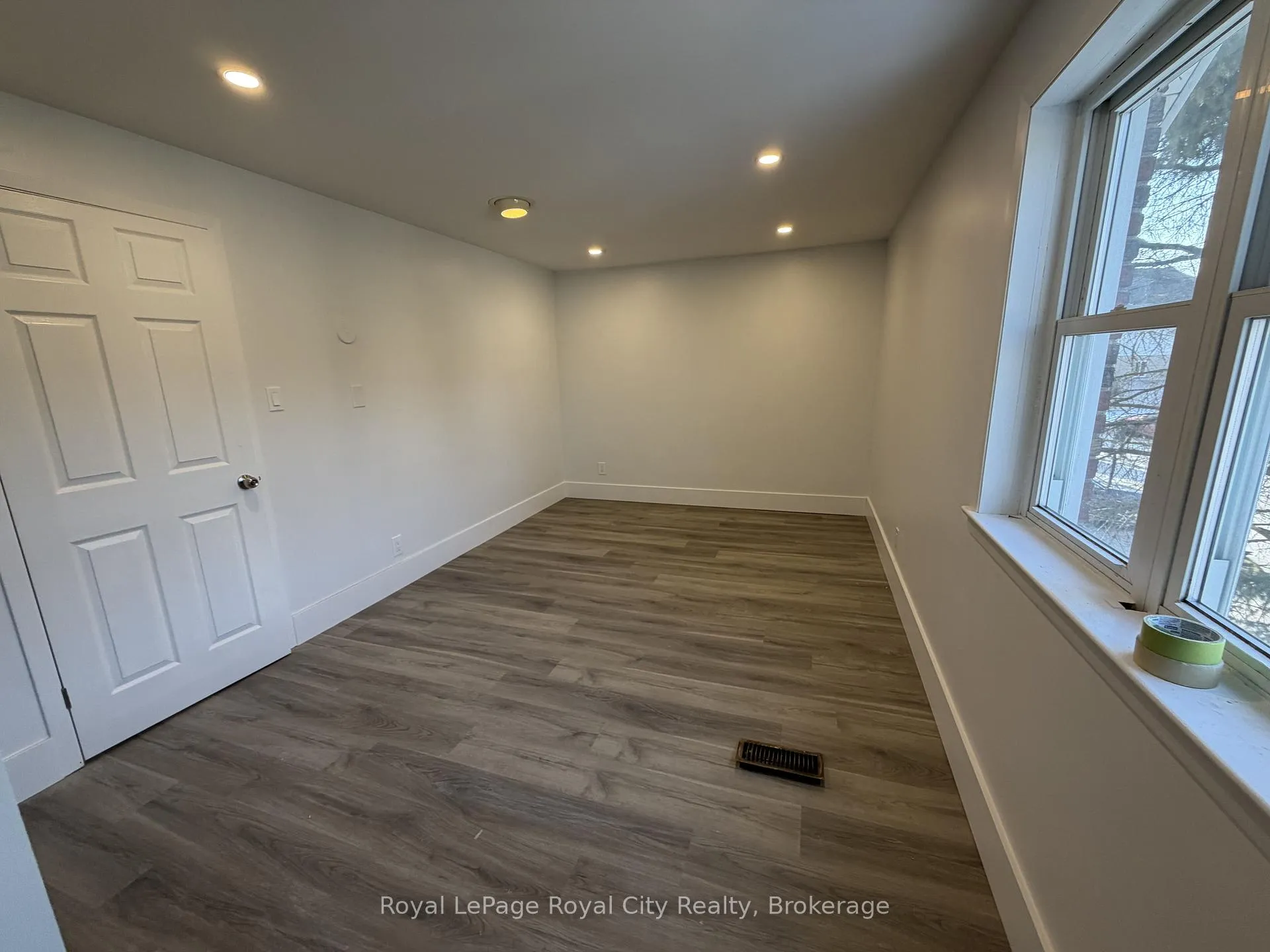 Photo 8 of 1475 Gordon Street, Guelph, Clairfields/Hanlon Business Park — HOMEH