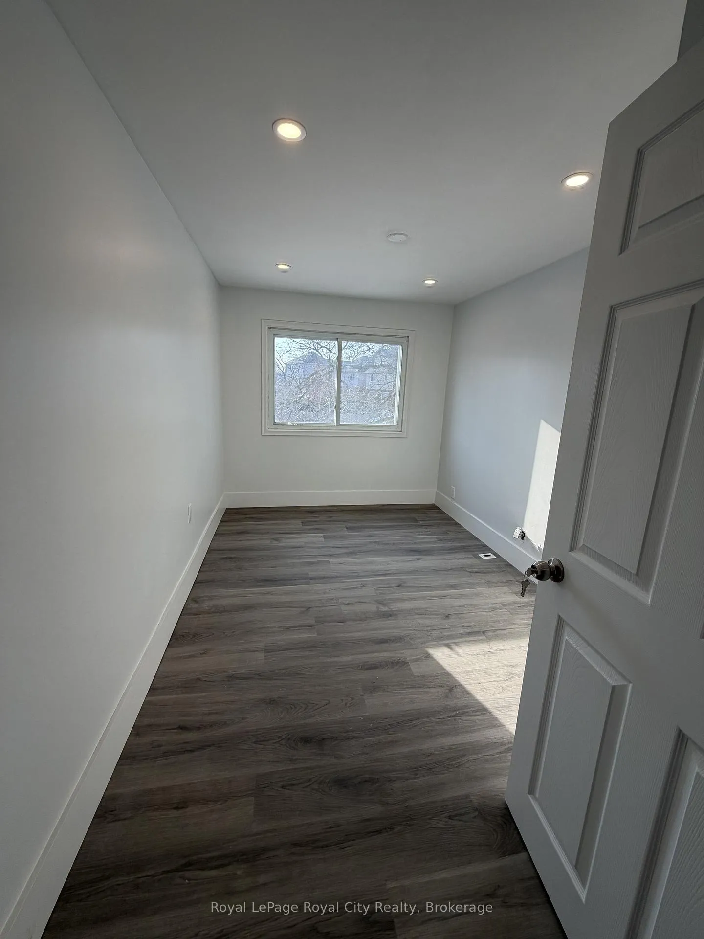 Photo 13 of 1475 Gordon Street, Guelph, Clairfields/Hanlon Business Park — HOMEH