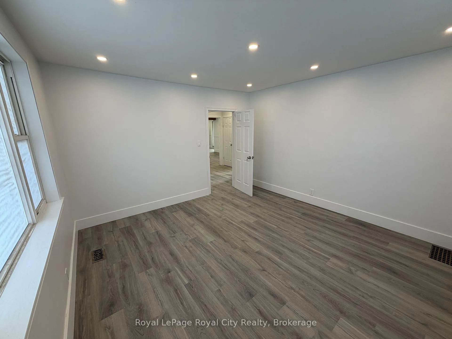 Photo 19 of 1475 Gordon Street, Guelph, Clairfields/Hanlon Business Park — HOMEH