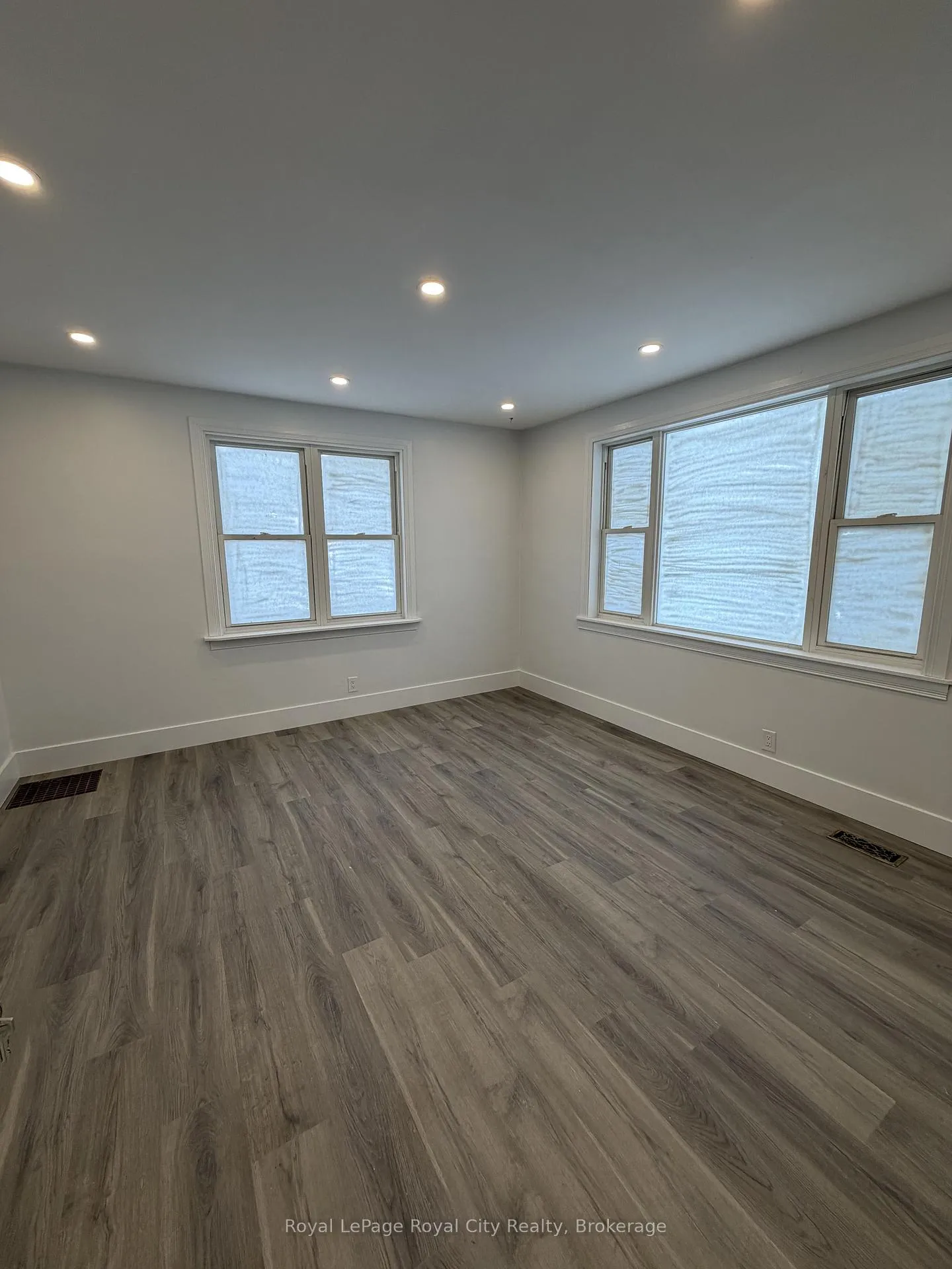 Photo 20 of 1475 Gordon Street, Guelph, Clairfields/Hanlon Business Park — HOMEH