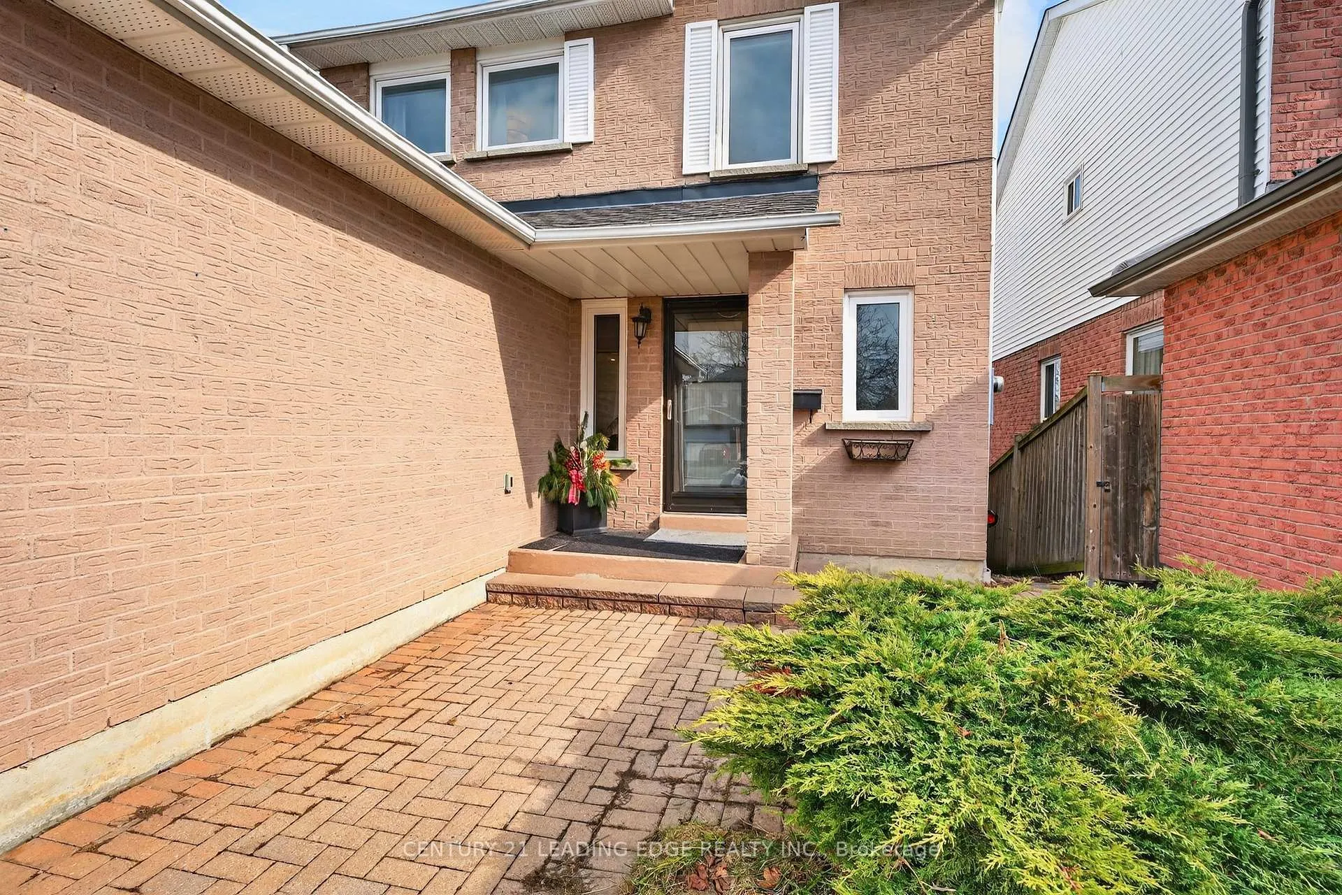Photo 3 of 46 Humphrey Drive, Ajax, South West — HOMEH