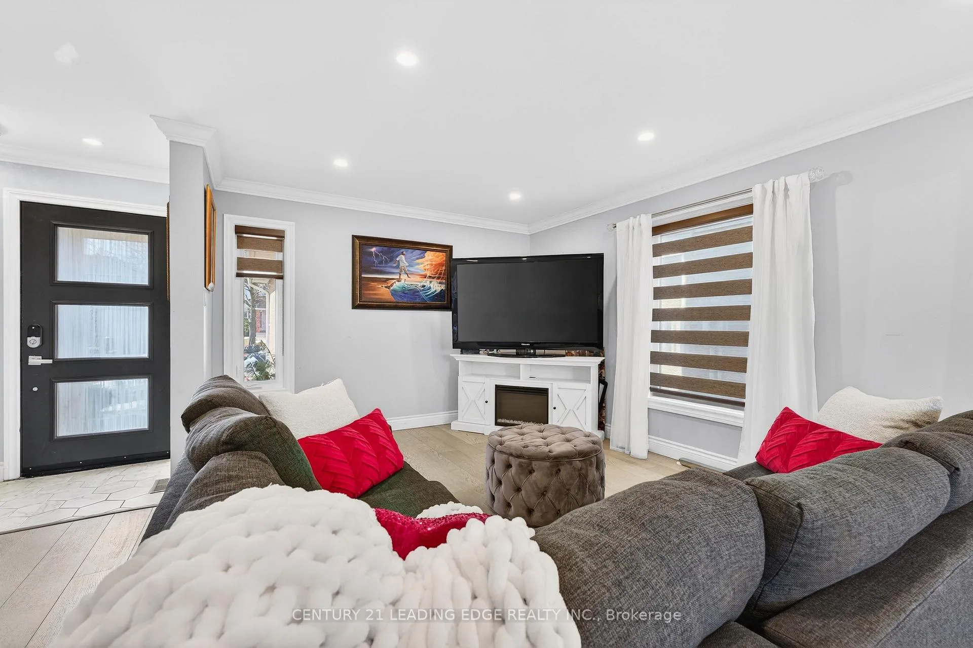Photo 8 of 46 Humphrey Drive, Ajax, South West — HOMEH