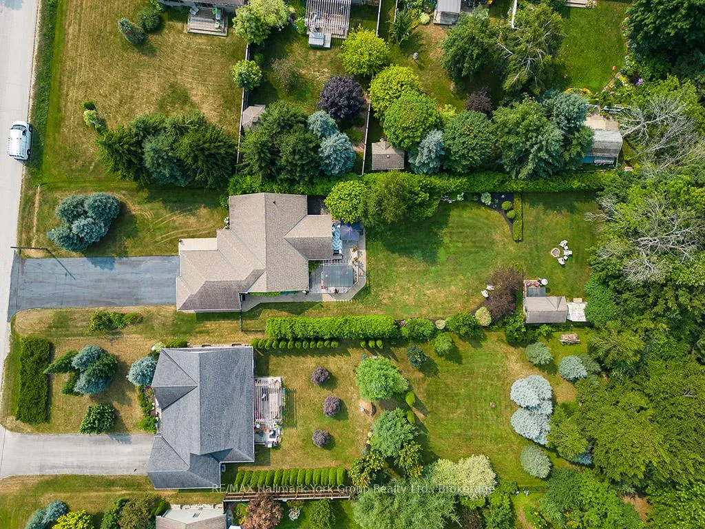 Photo 3 of 450 Ridge Road, Meaford — HOMEH