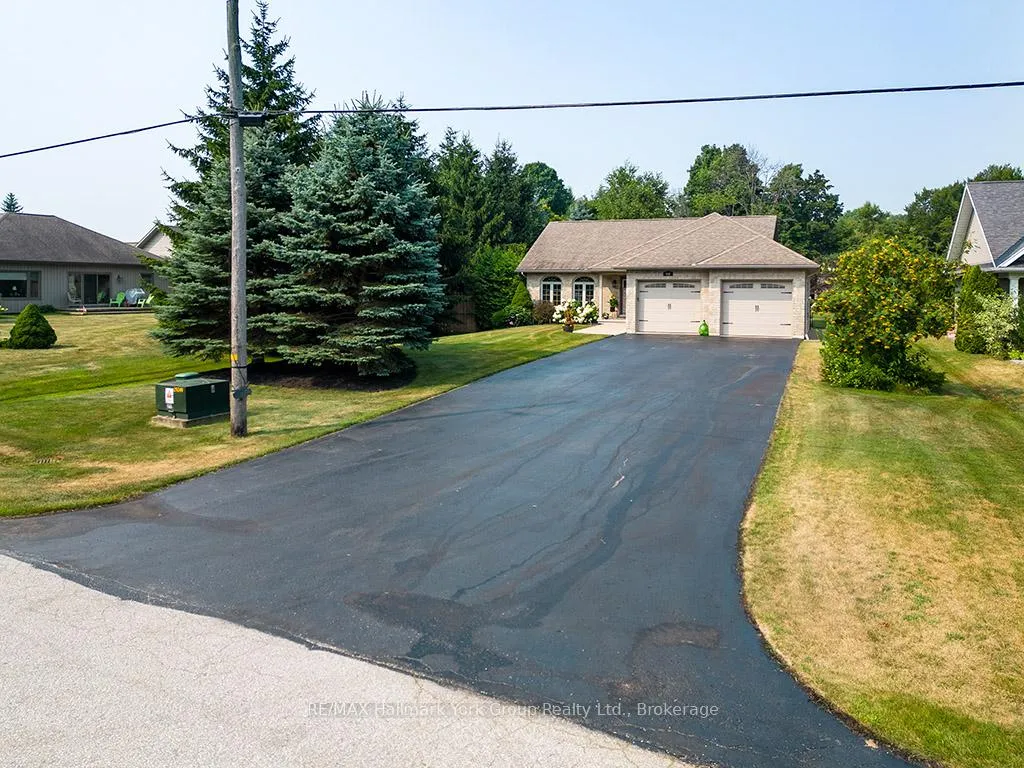 Photo 5 of 450 Ridge Road, Meaford — HOMEH