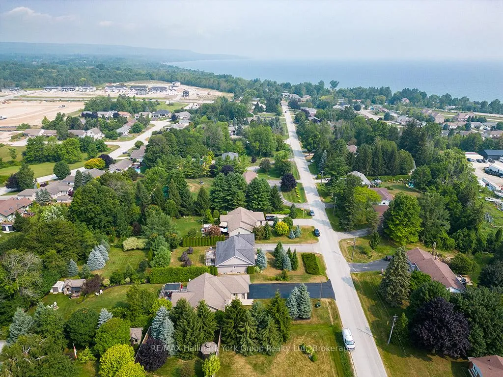 Photo 7 of 450 Ridge Road, Meaford — HOMEH