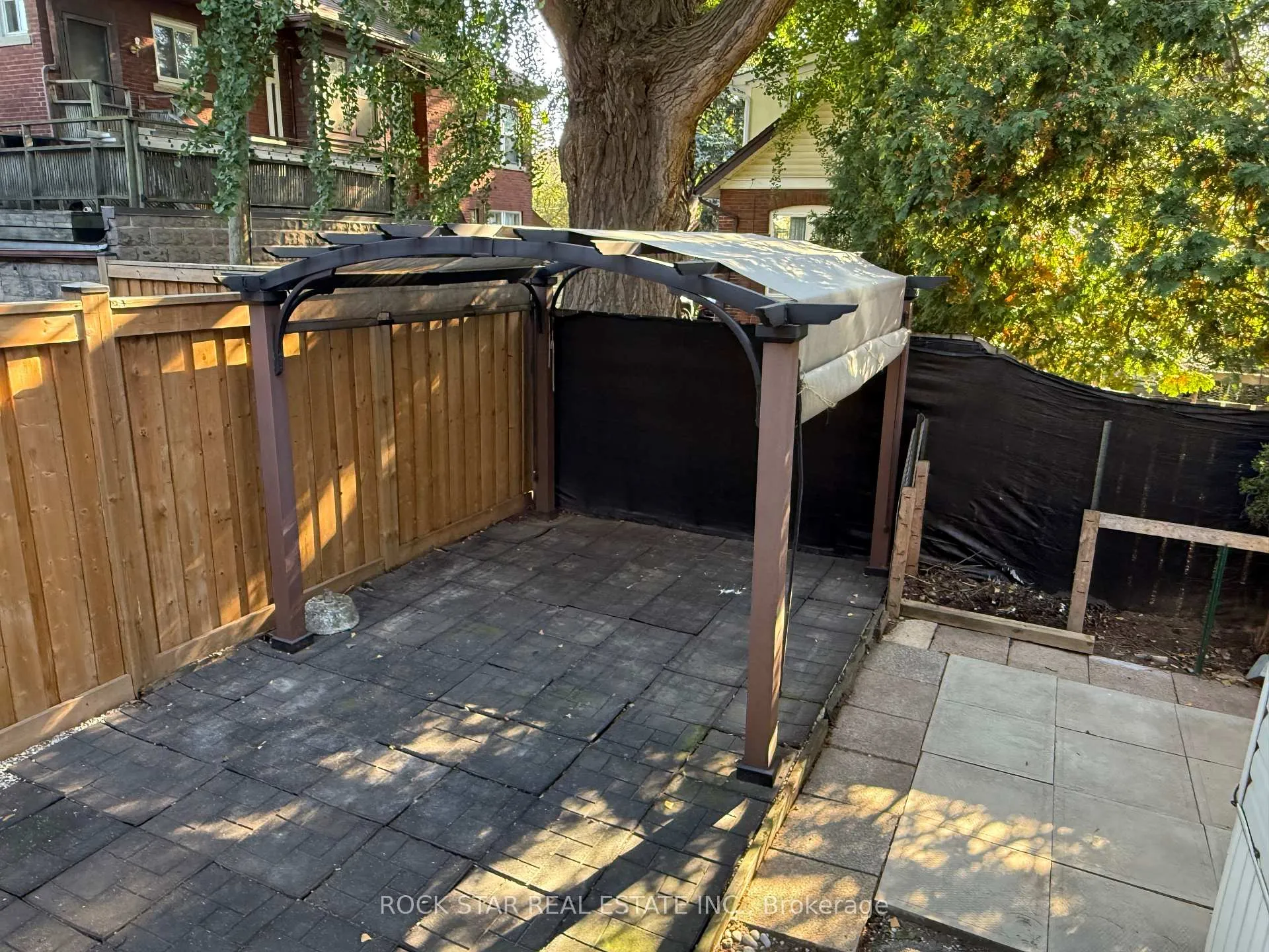 Photo 11 of 203 Fairleigh Avenue S, Hamilton, St. Clair — HOMEH