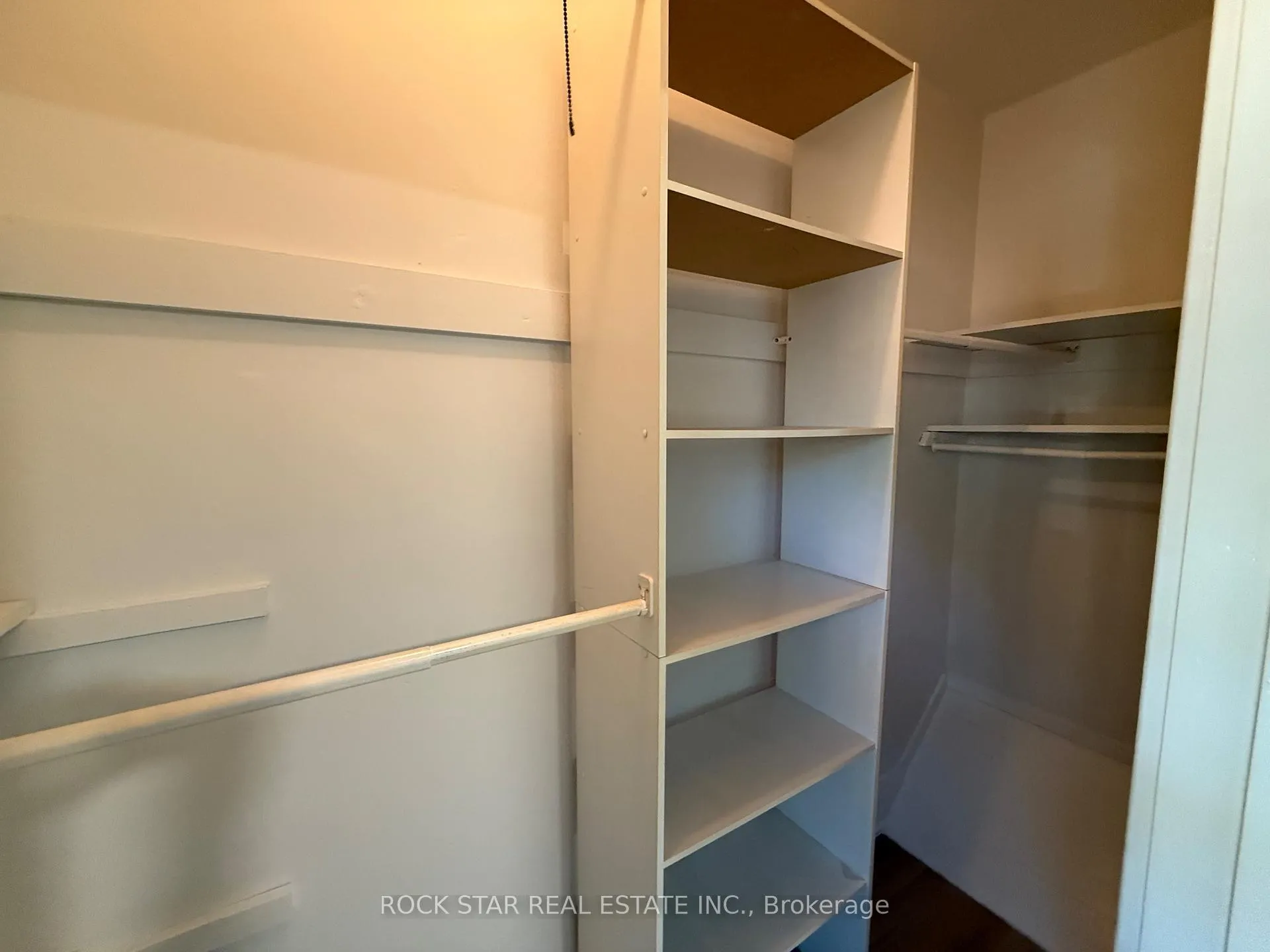Photo 17 of 203 Fairleigh Avenue S, Hamilton, St. Clair — HOMEH