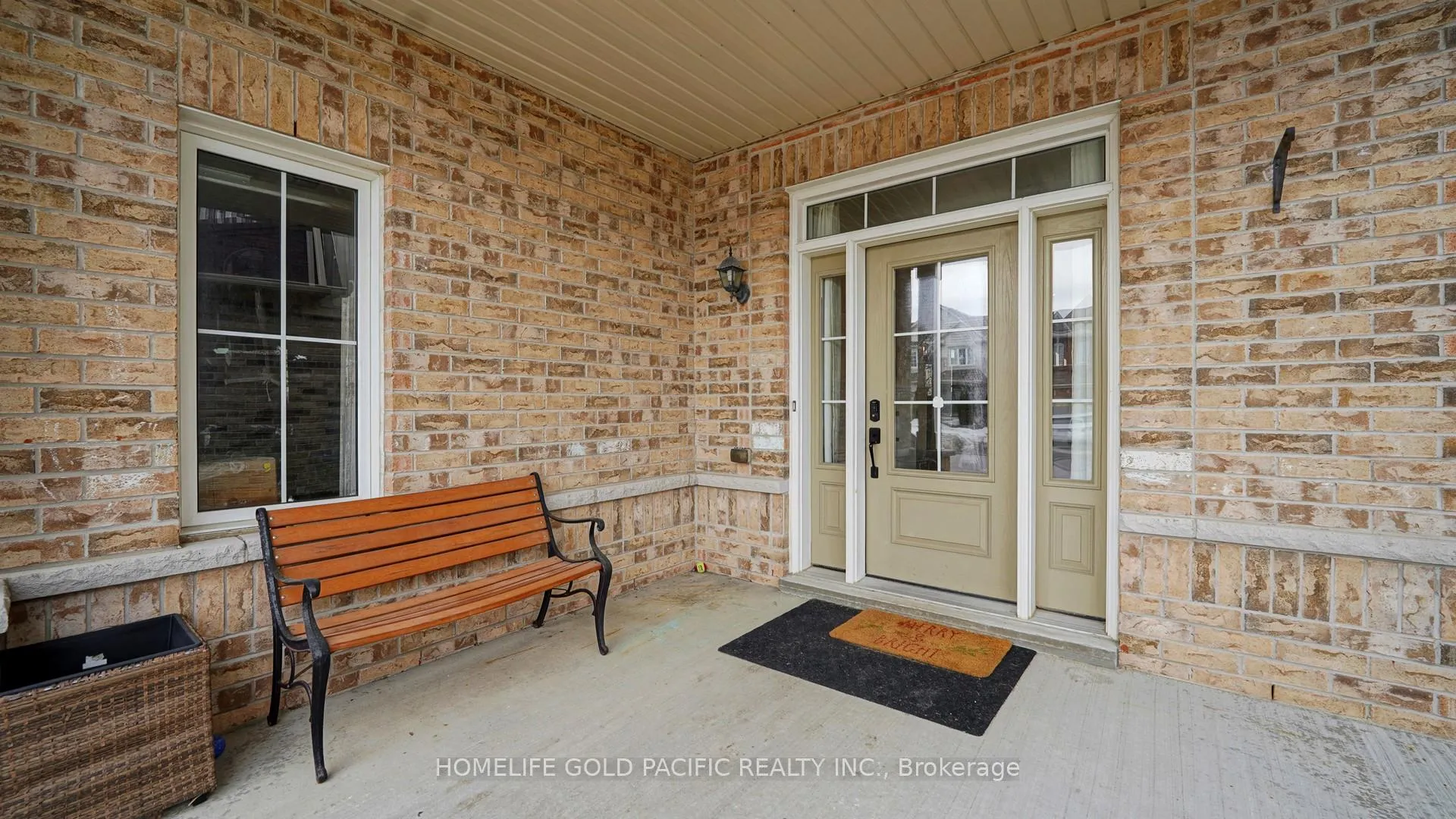 Photo 2 of 176 Glenabbey Drive, Clarington, Courtice — HOMEH