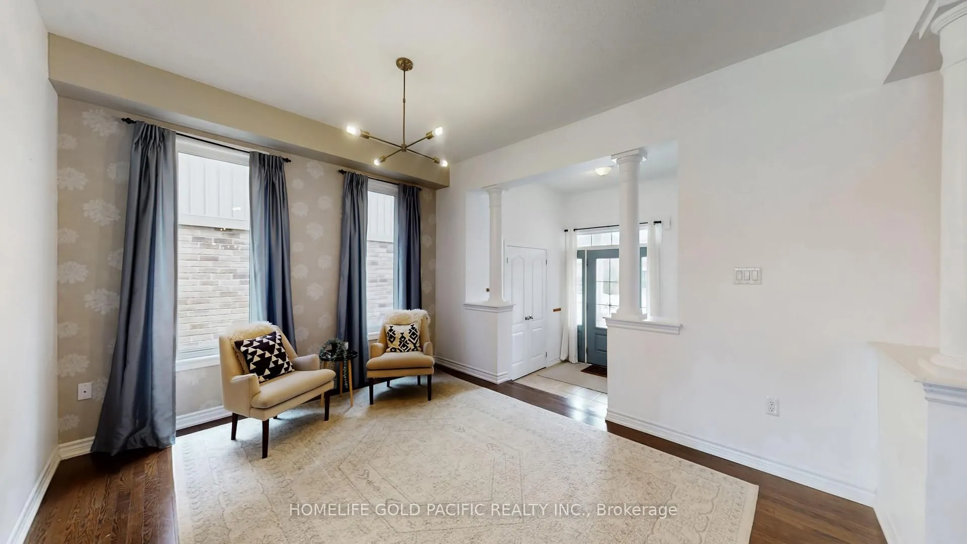 Photo 5 of 176 Glenabbey Drive, Clarington, Courtice — HOMEH