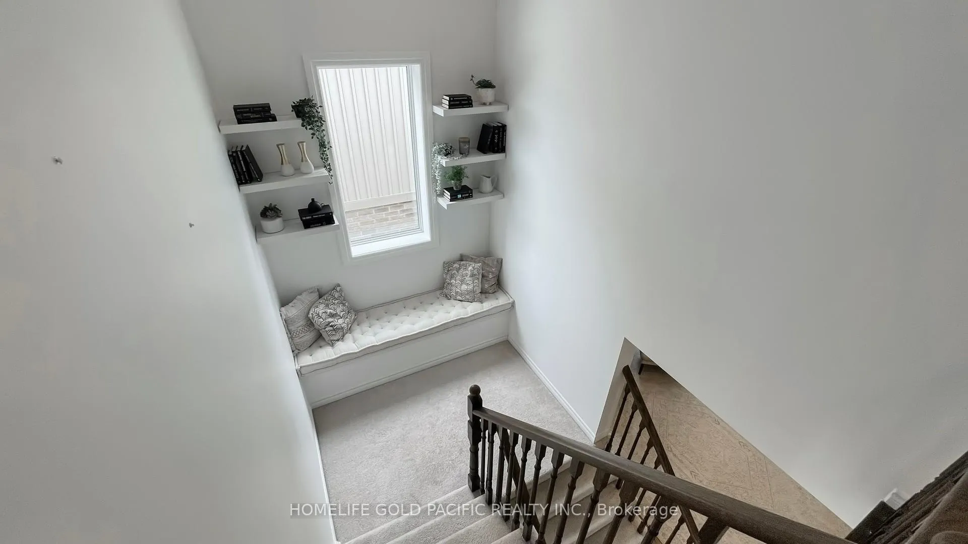 Photo 19 of 176 Glenabbey Drive, Clarington, Courtice — HOMEH