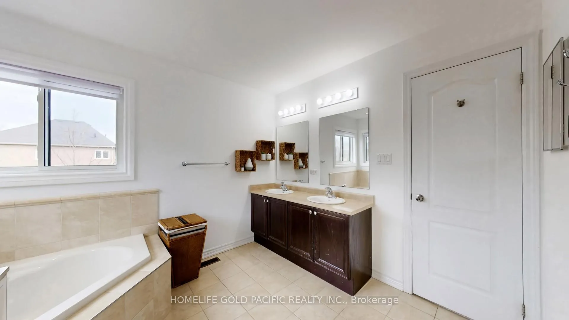 Photo 26 of 176 Glenabbey Drive, Clarington, Courtice — HOMEH