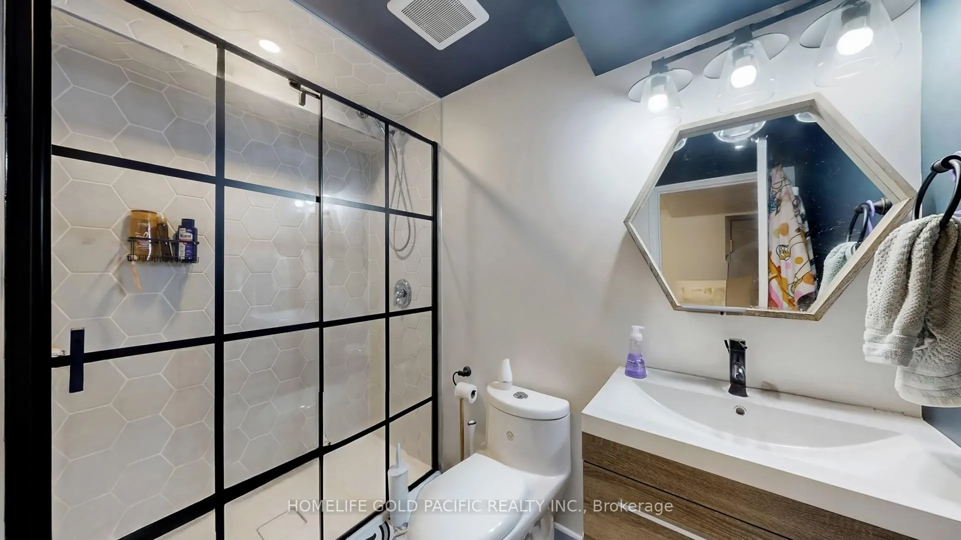 Photo 43 of 176 Glenabbey Drive, Clarington, Courtice — HOMEH