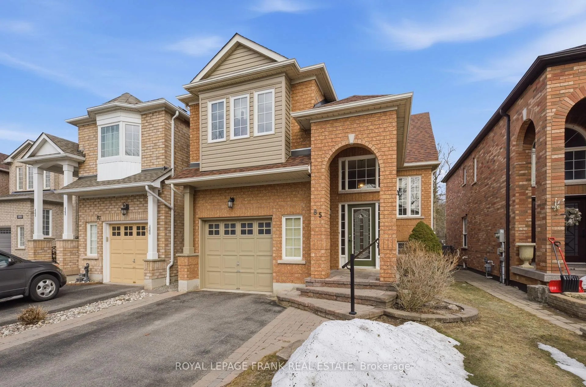Photo 2 of 85 Gateway Court E, Whitby, Taunton North — HOMEH