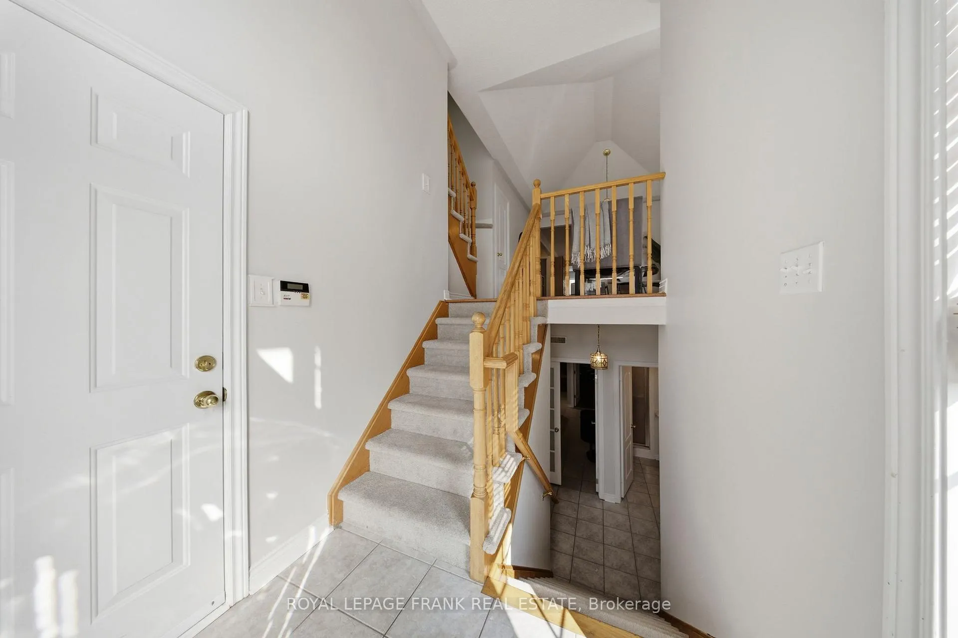 Photo 4 of 85 Gateway Court E, Whitby, Taunton North — HOMEH