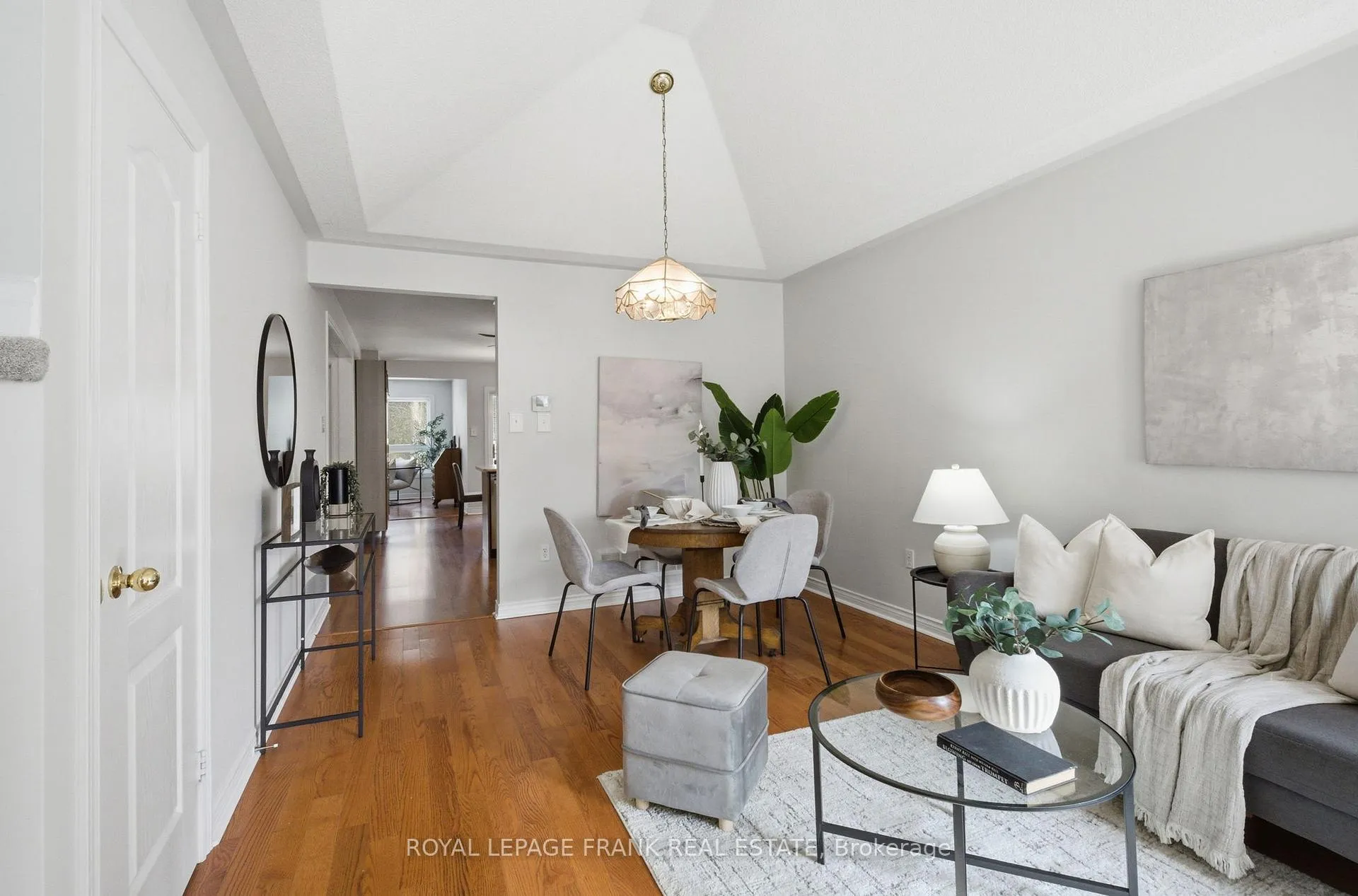 Photo 5 of 85 Gateway Court E, Whitby, Taunton North — HOMEH