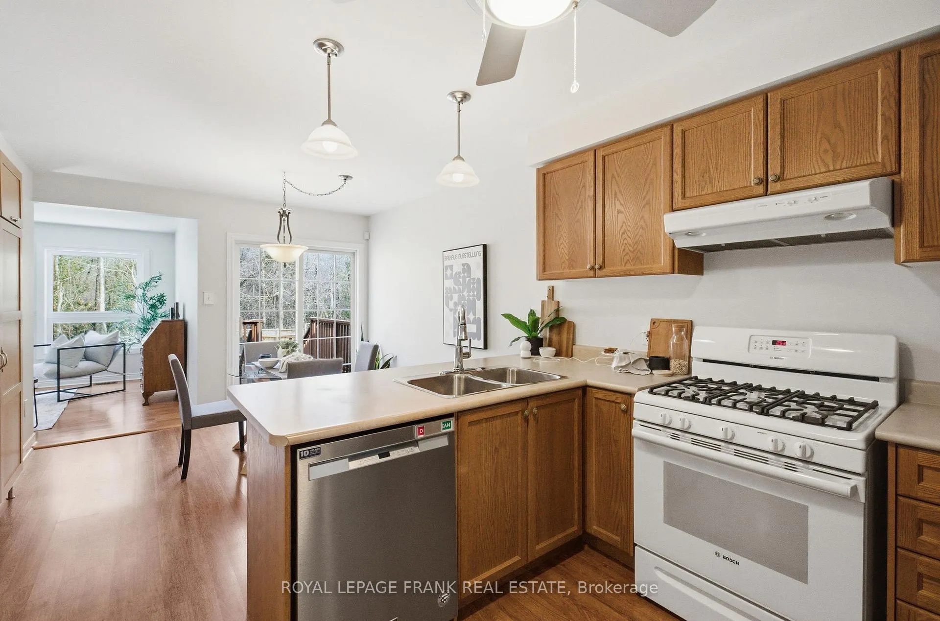 Photo 12 of 85 Gateway Court E, Whitby, Taunton North — HOMEH