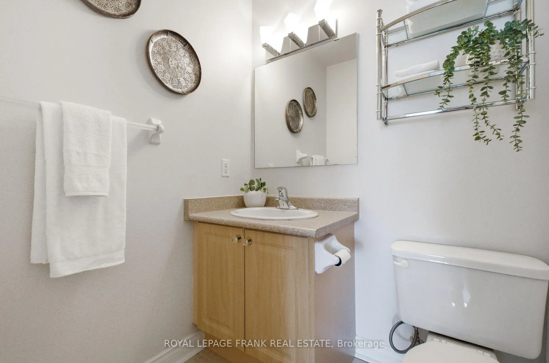 Photo 26 of 85 Gateway Court E, Whitby, Taunton North — HOMEH