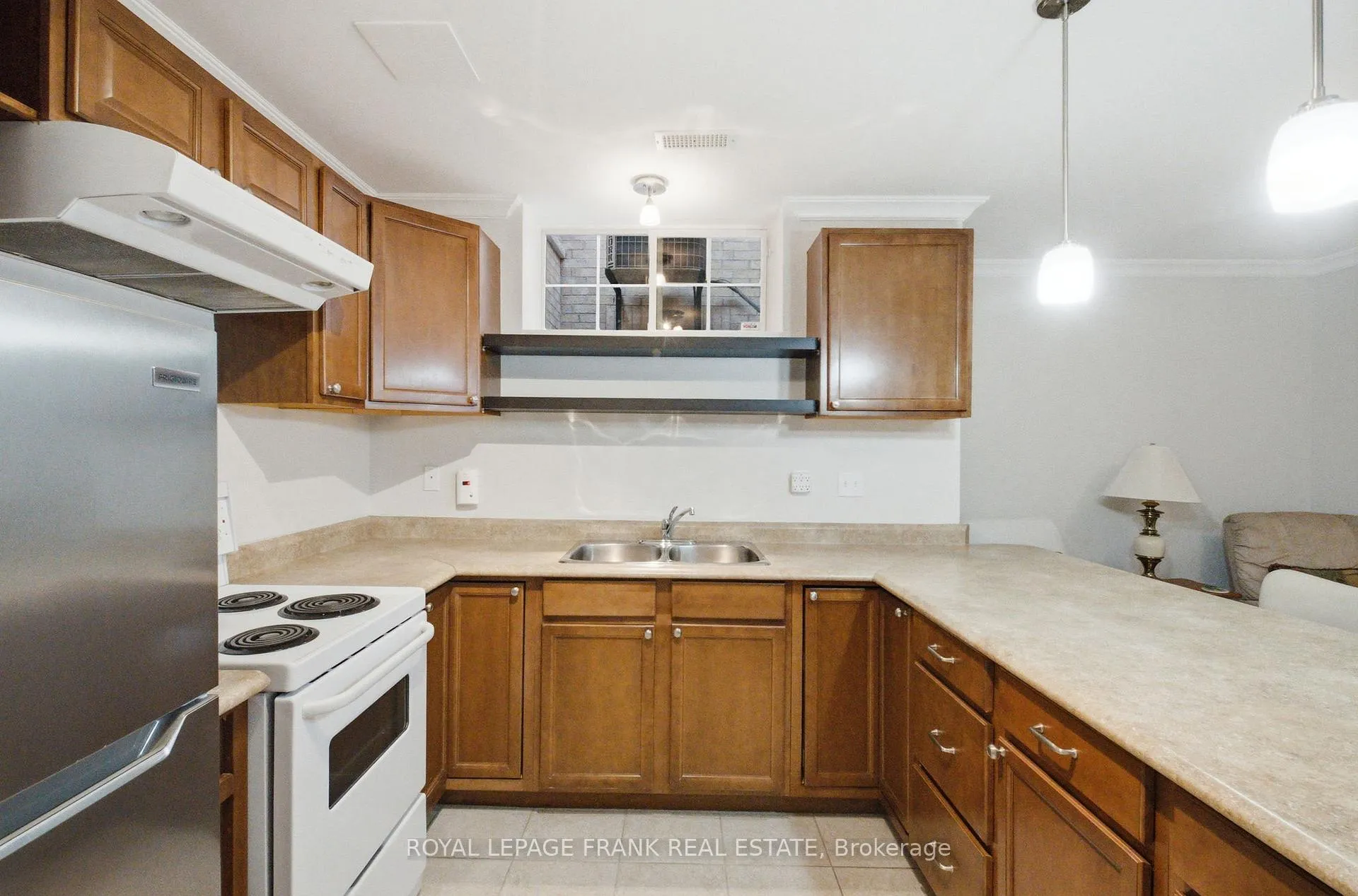 Photo 35 of 85 Gateway Court E, Whitby, Taunton North — HOMEH