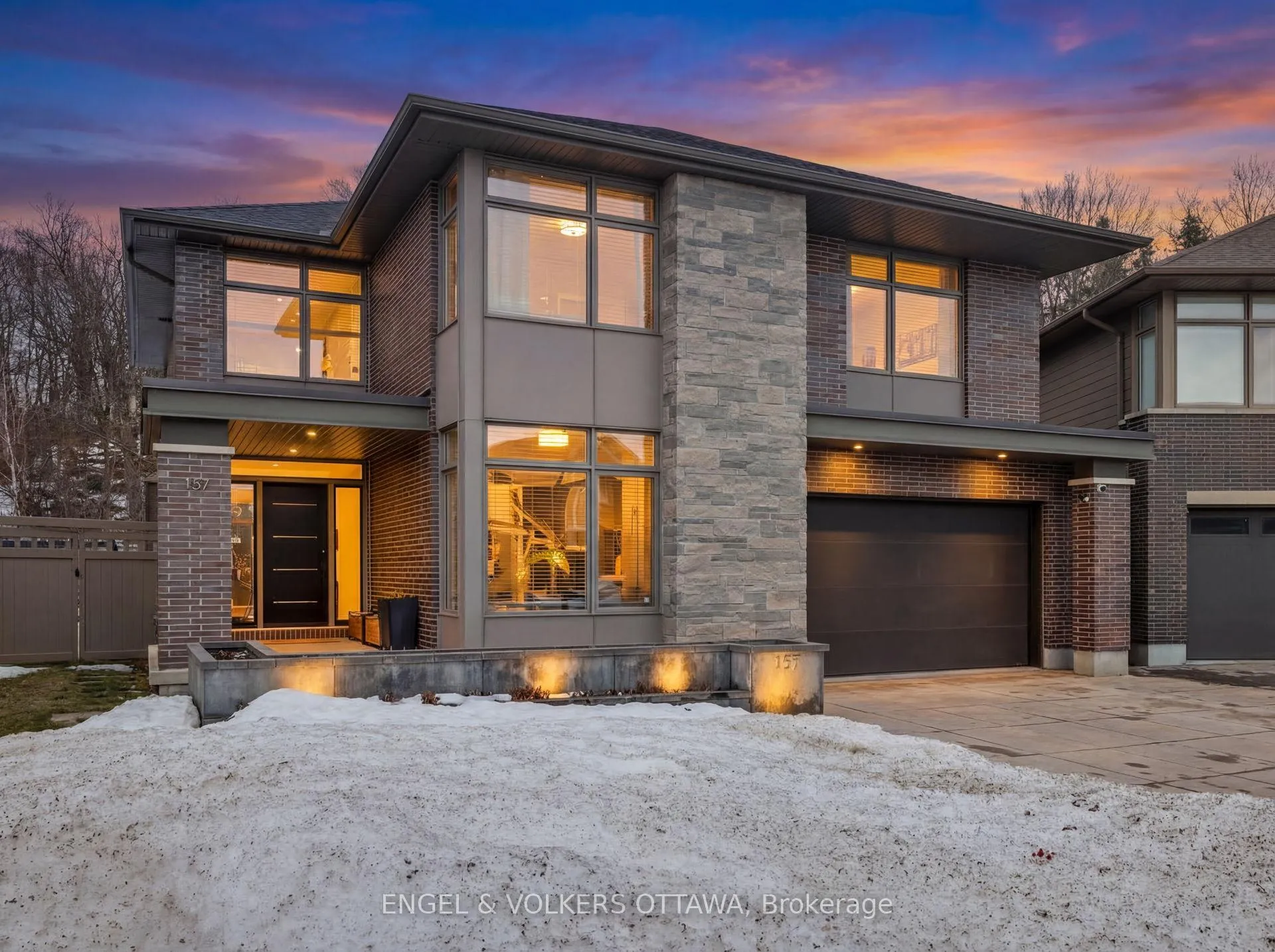 Photo 2 of 157 Avro Circle, Ottawa, CFB Rockcliffe and Area — HOMEH