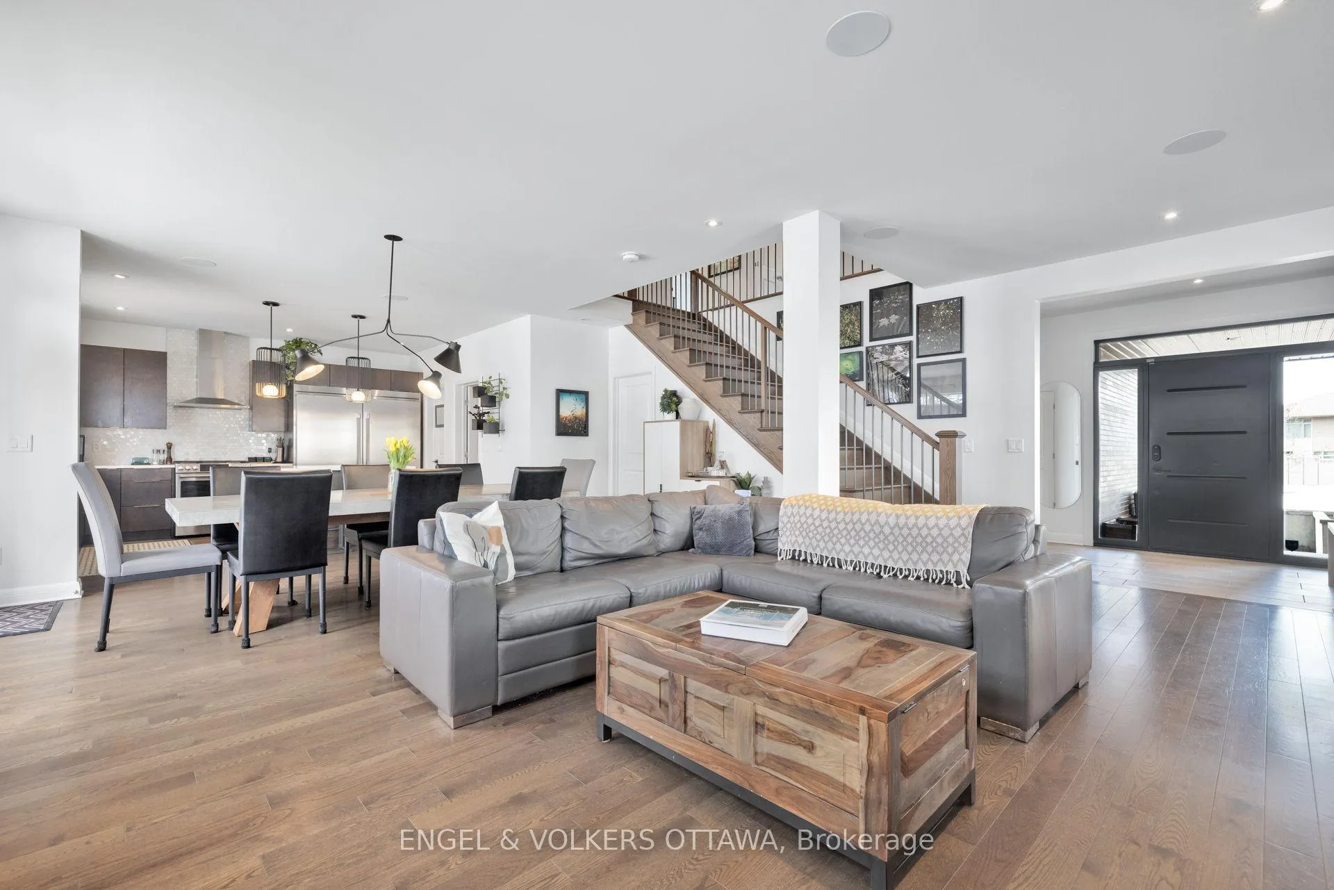 Photo 8 of 157 Avro Circle, Ottawa, CFB Rockcliffe and Area — HOMEH