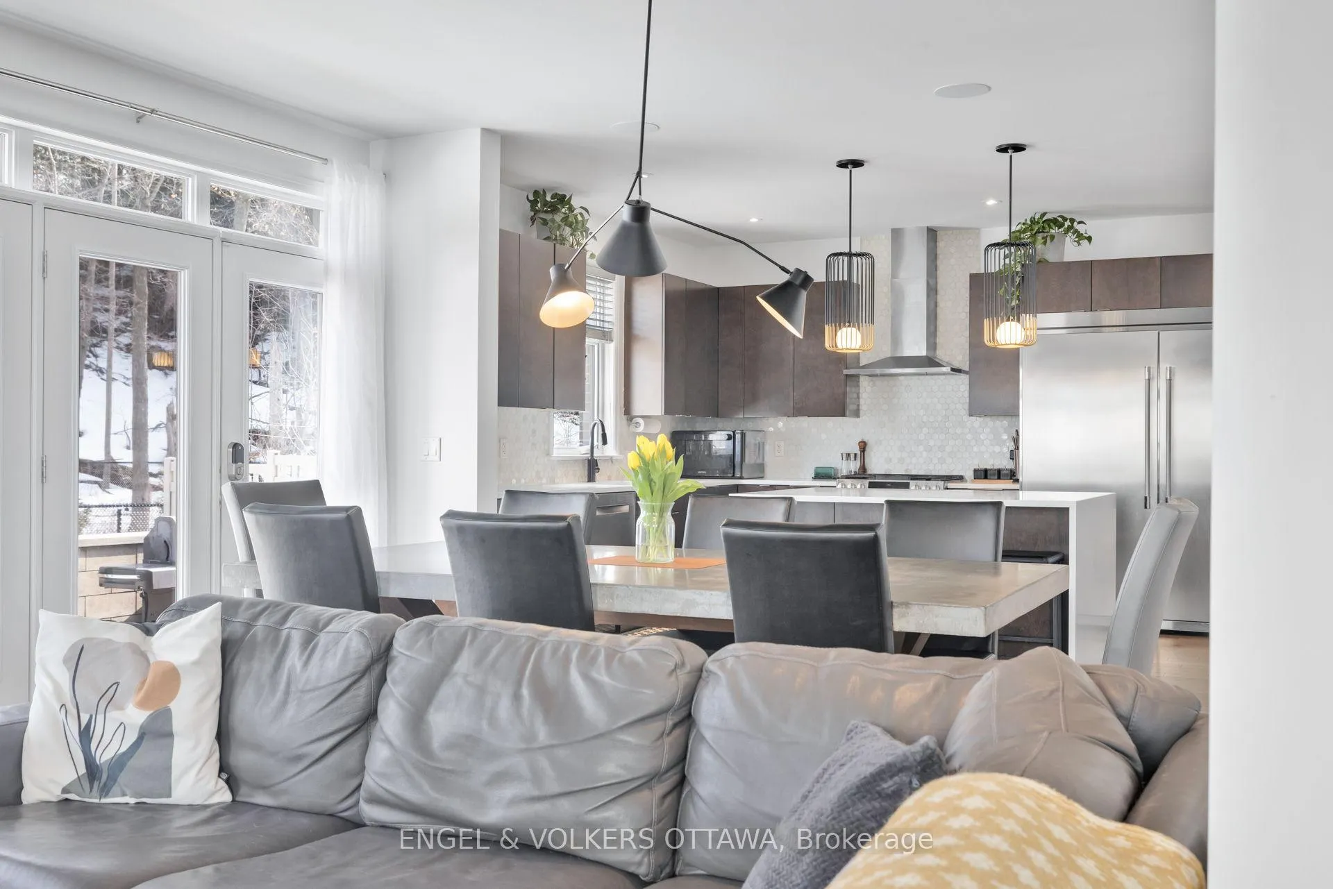Photo 9 of 157 Avro Circle, Ottawa, CFB Rockcliffe and Area — HOMEH
