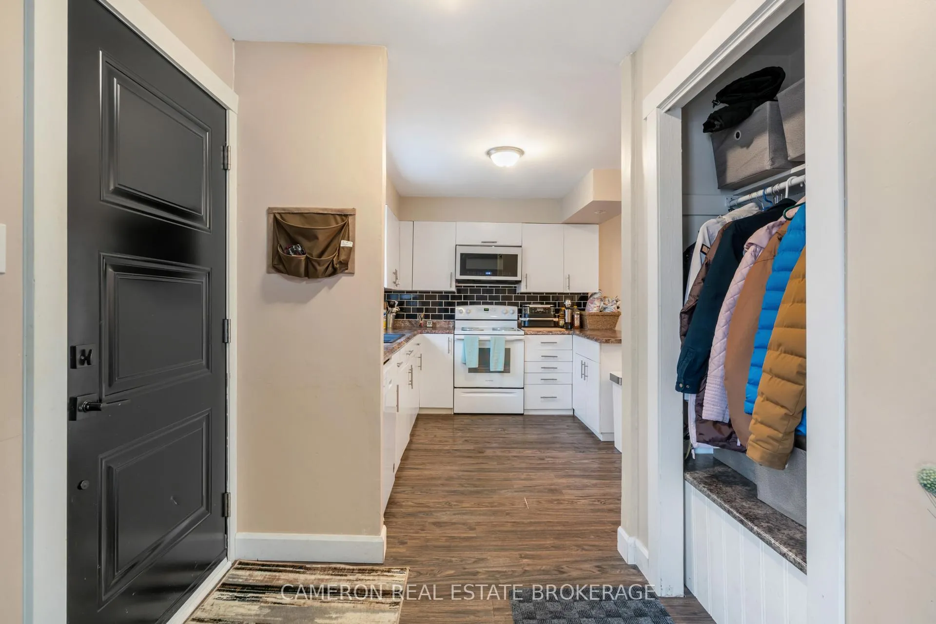 Photo 2 of 663 Hamilton Crescent, Cornwall — HOMEH