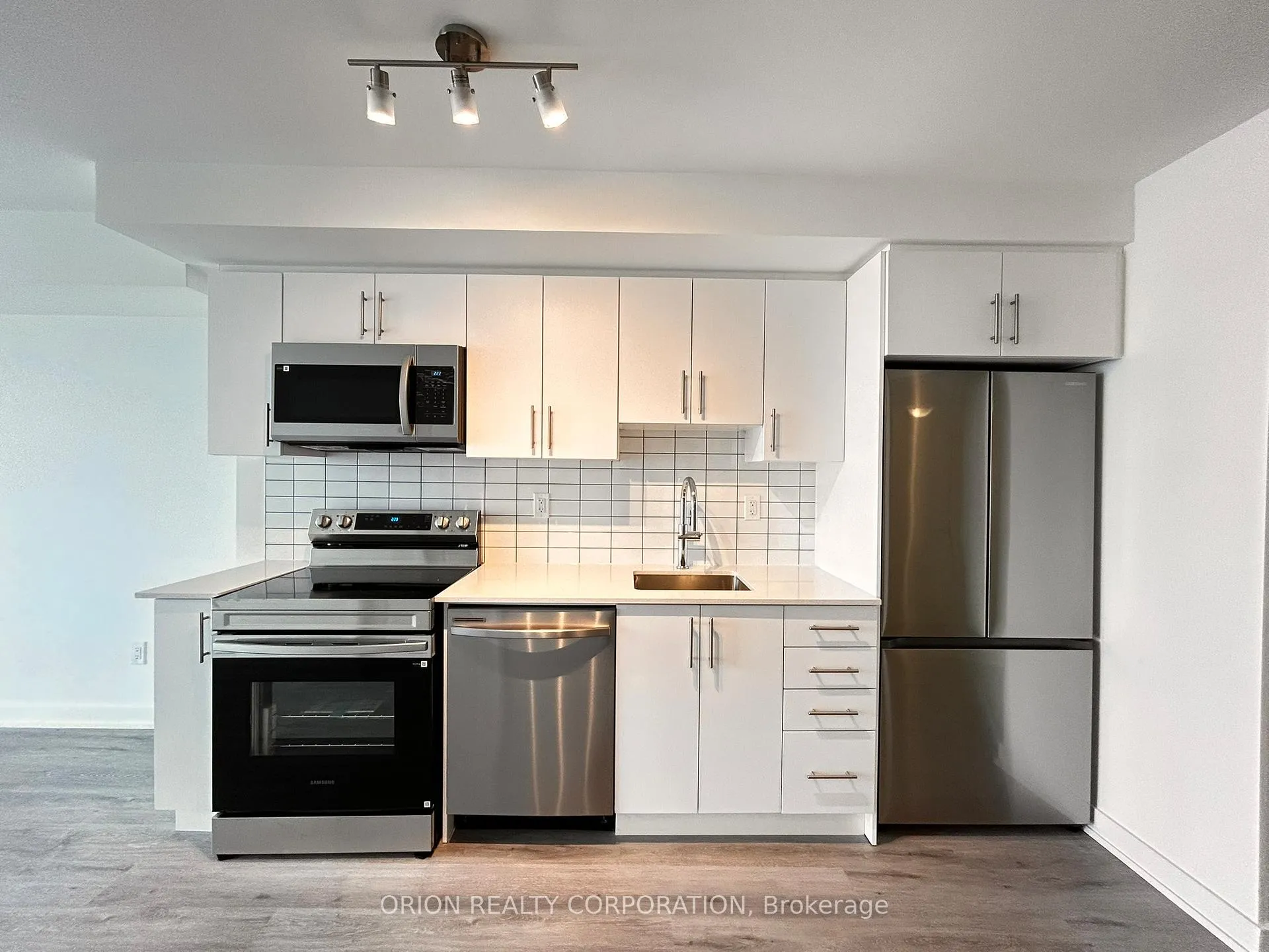 Photo 1 of Unit 1006, 1010 Sandy Beach Road, Pickering, Bay Ridges — HOMEH
