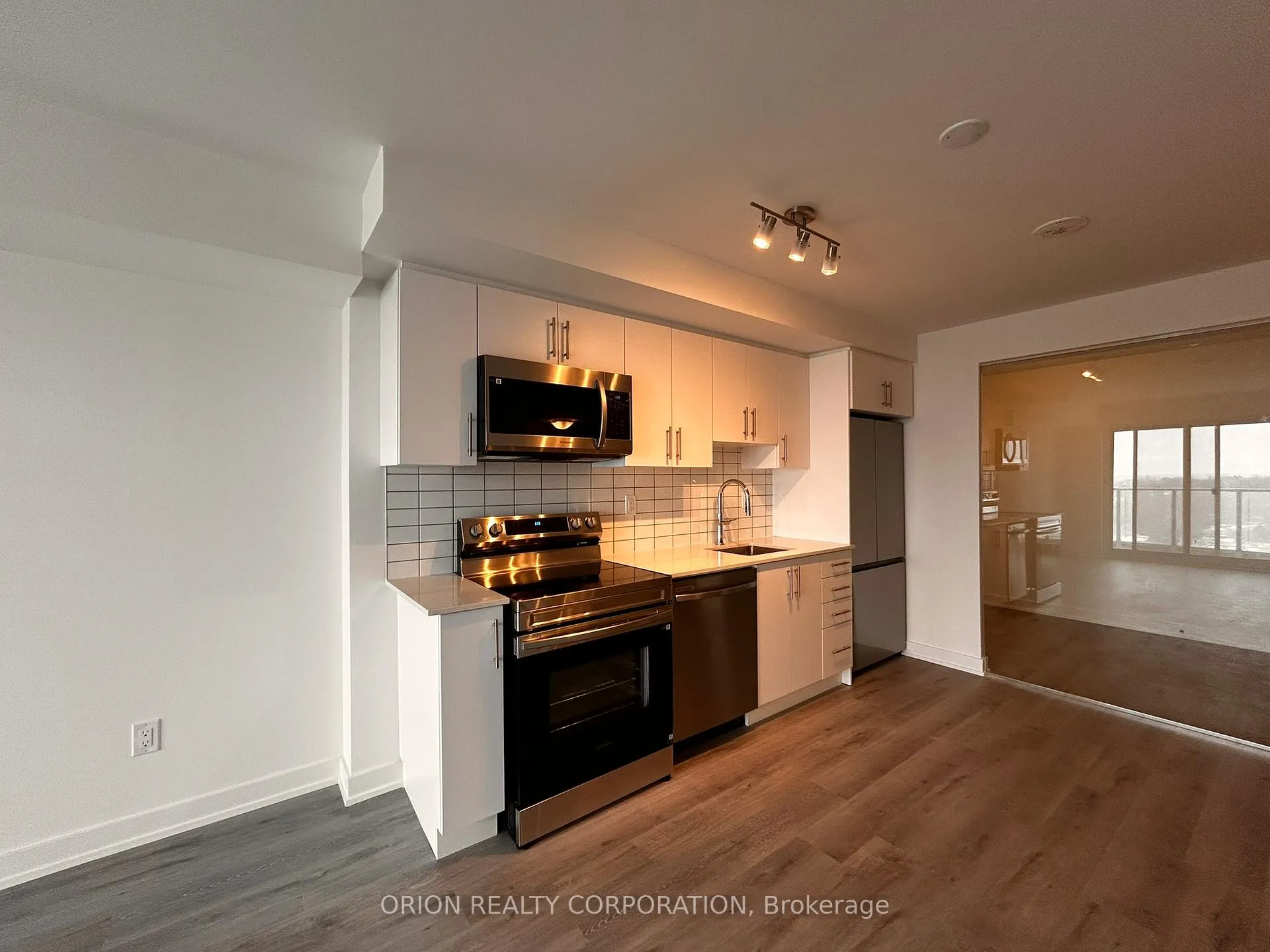 Photo 2 of Unit 1006, 1010 Sandy Beach Road, Pickering, Bay Ridges — HOMEH