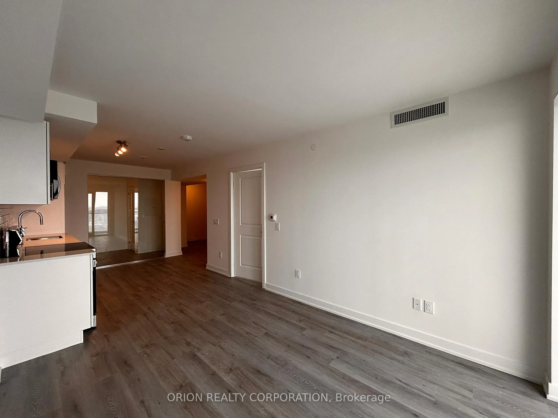 Photo 5 of Unit 1006, 1010 Sandy Beach Road, Pickering, Bay Ridges — HOMEH