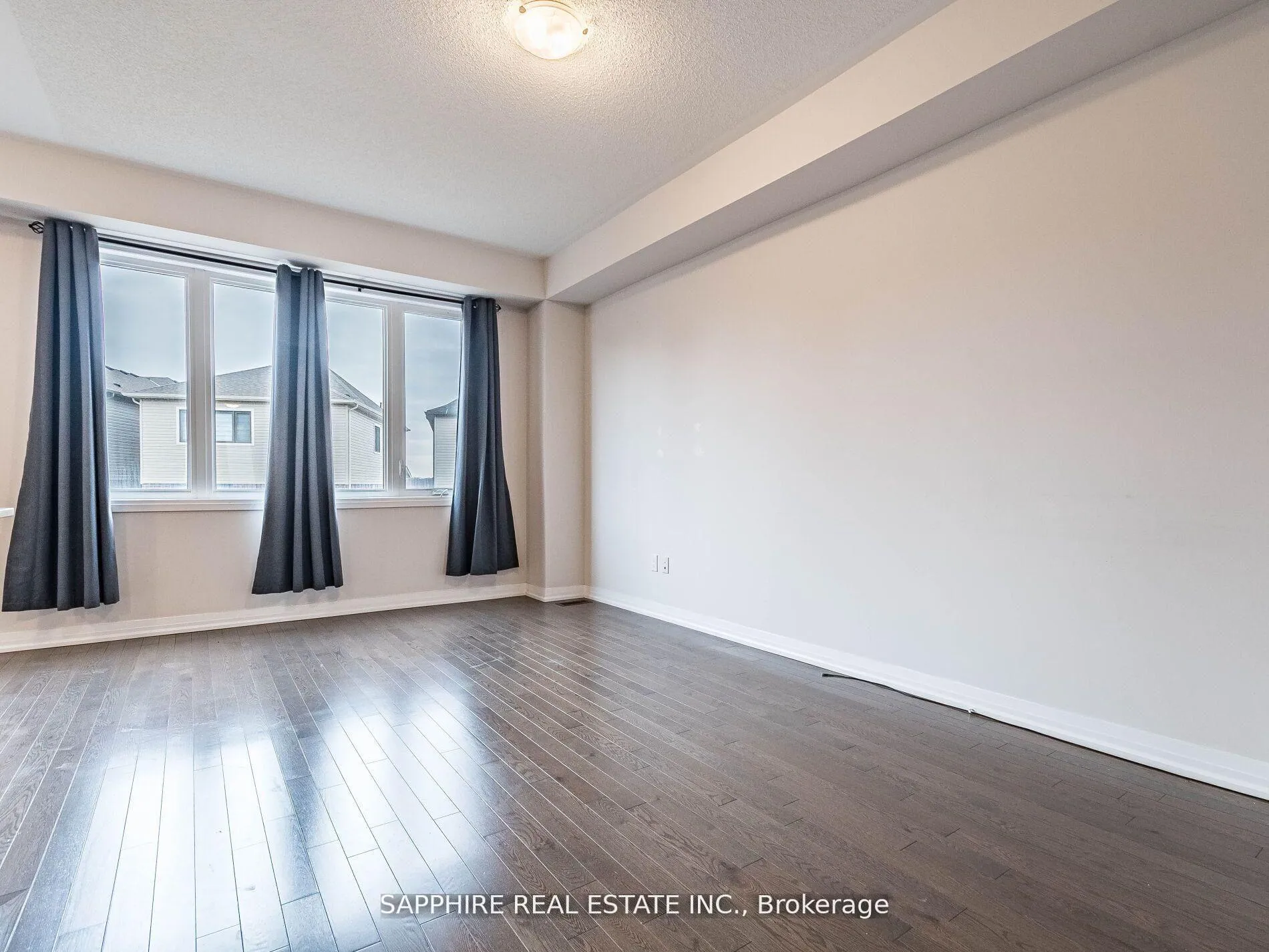 Photo 6 of 215 Provident Way, Hamilton, Mount Hope — HOMEH
