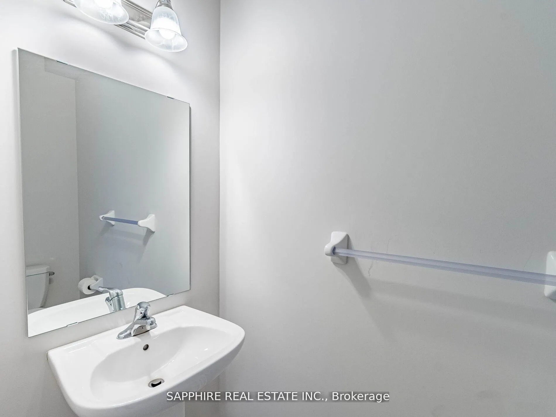 Photo 10 of 215 Provident Way, Hamilton, Mount Hope — HOMEH